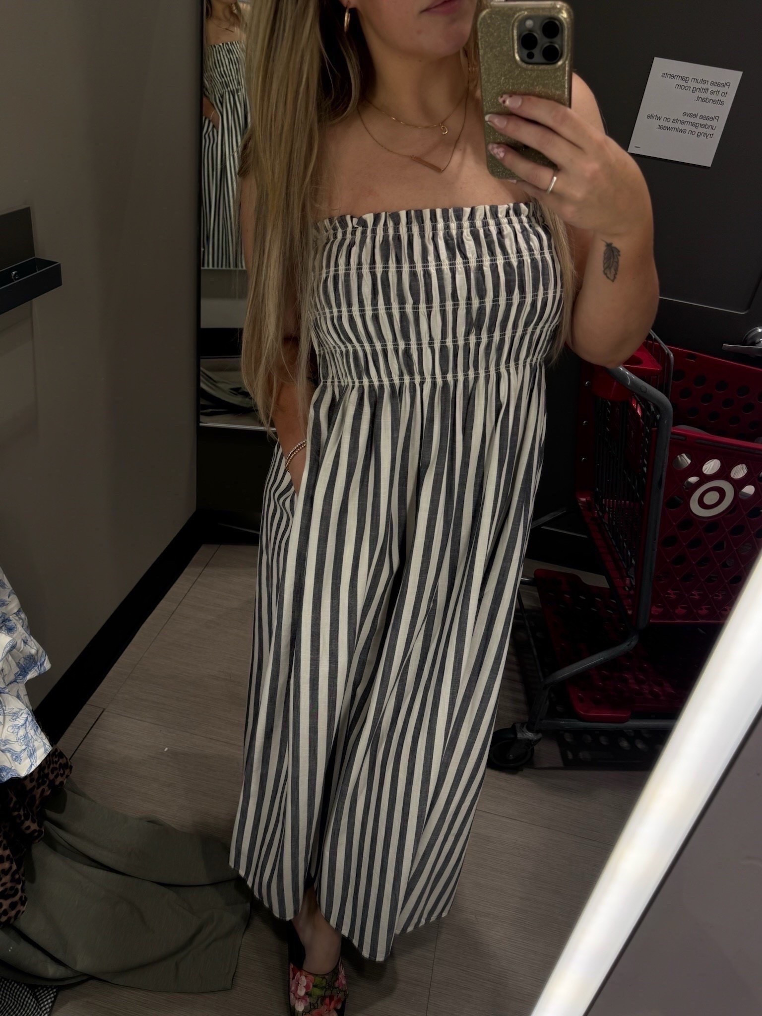 How chic is this strapless dress? So easy to style, the elastic top makes it so comfortable and the fabric is breathable.


Maxi dress  summer look  Lowcarbdashian

#LTKBeauty #LTKStyleTip #LTKFindsUnder50