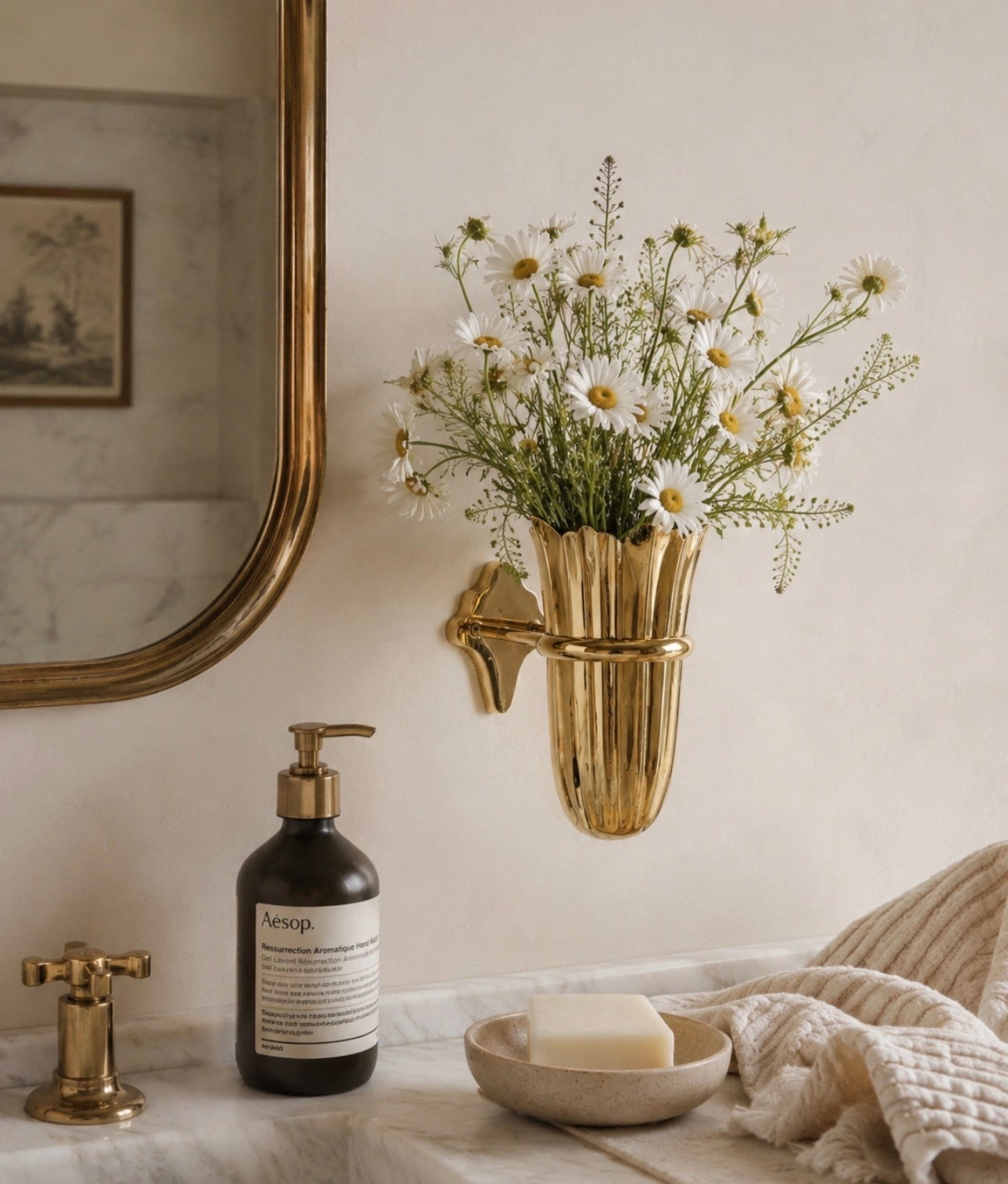 This wall mount vase is on sale!!

#LTKSaleAlert #LTKHome #LTKSeasonal