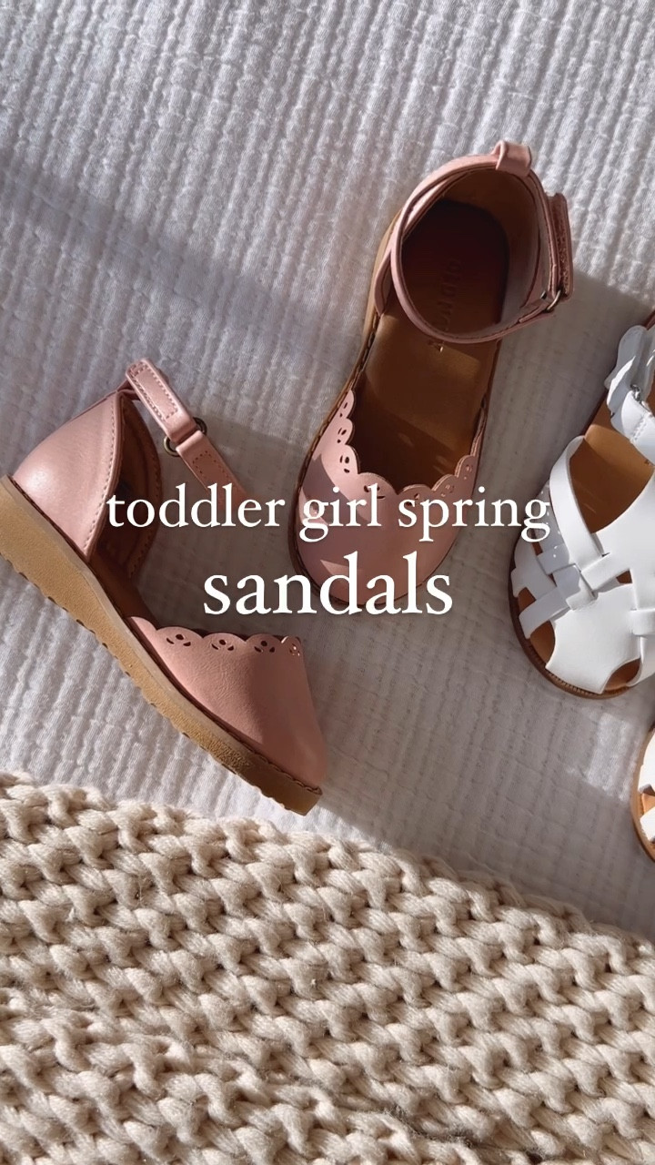 must have spring sandals for toddler girls 🫶🏼 #toddlershoes #spring #easter #easterbasket #springshoes #churchshoes #familyphotos #toddlergirl #girlshoes #littlegirlshoes #targetstyle #oldnavy

#LTKshoecrush #LTKSeasonal #LTKkids
