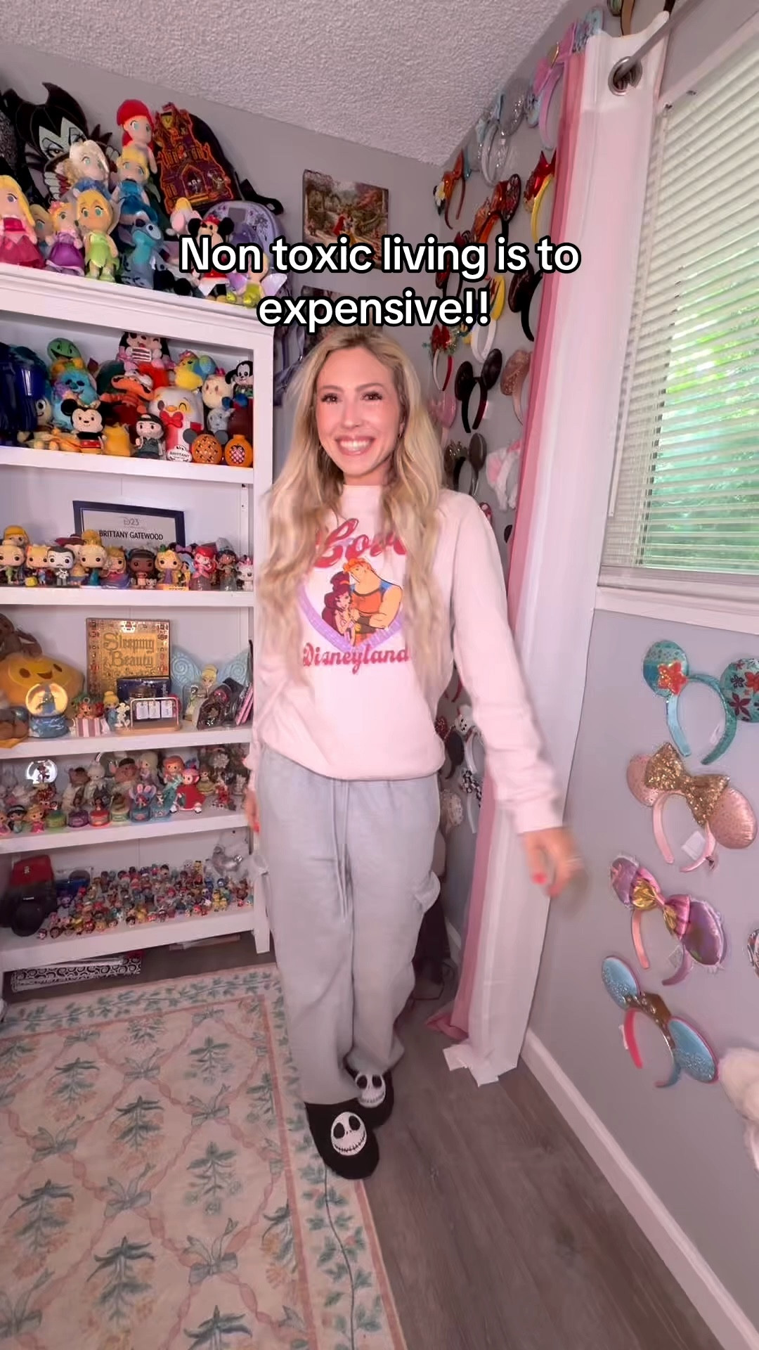 We’ve been sold the idea that 'non-toxic' means an aesthetic shopping cart full of expensive glass bottles. But wellness isn't a luxury good—it’s a mindset of simplicity. Before you buy anything new, focus on the $0 shifts: • Fresh air and sunlight. • Using up what’s in your cabinets. • Prioritizing the changes that actually impact your daily environment. Simplify your space to support your health.  #wellnesstok #healthhacks #lifehacks #longevitytips #lowtoxliving 

#LTKselfcare