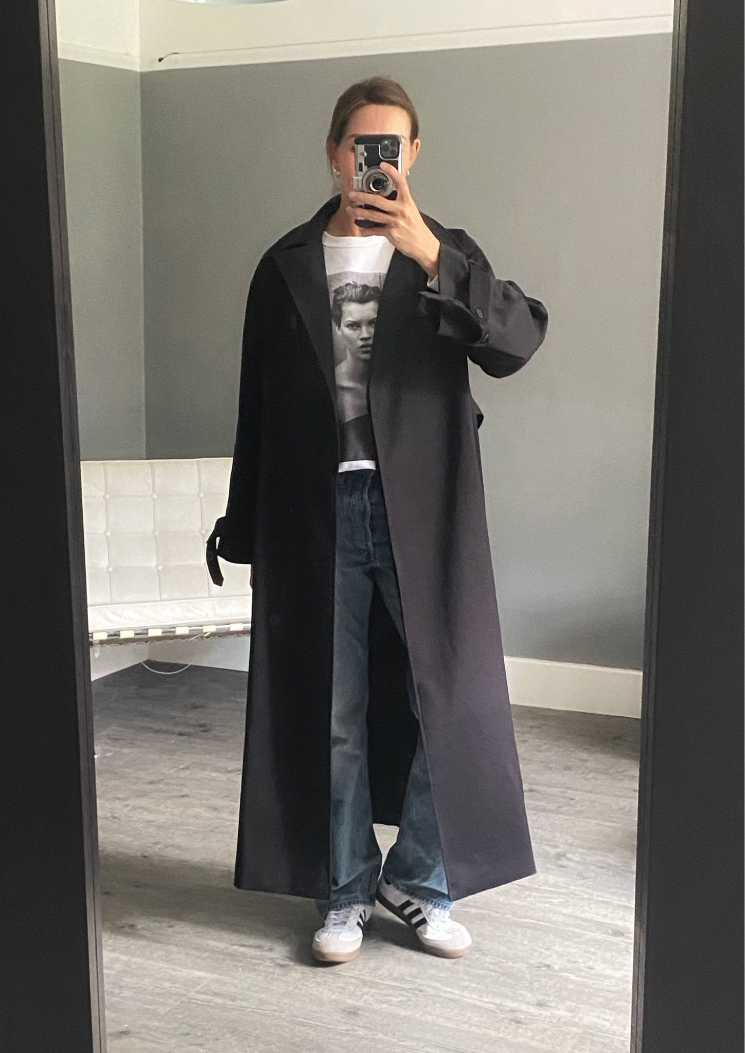 Beautiful black Aligne trench coat with straight jeans, sambas and a Kate Moss sweatshirt