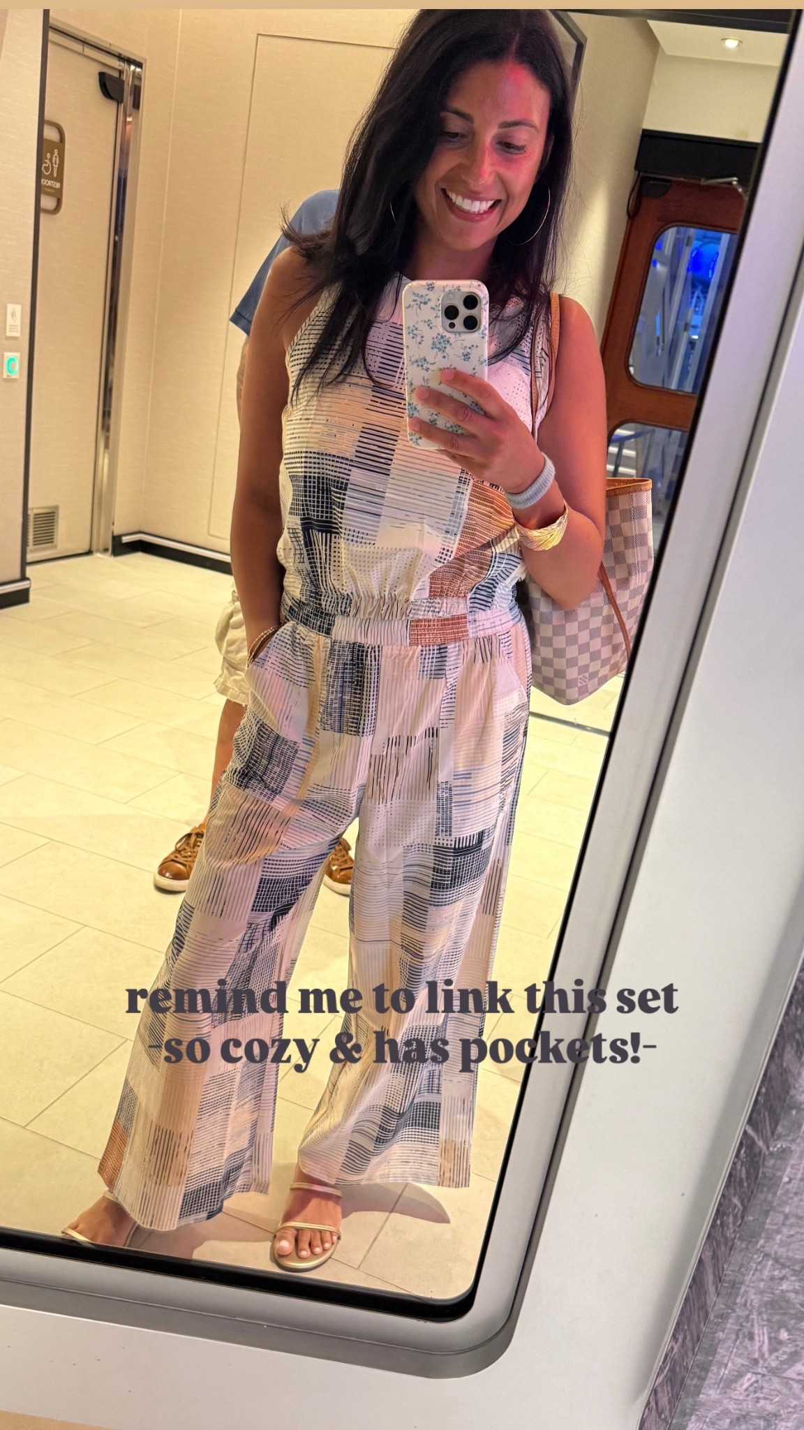 lots of cute colors + patterns! 
these sandals are so comfortable too! 💛