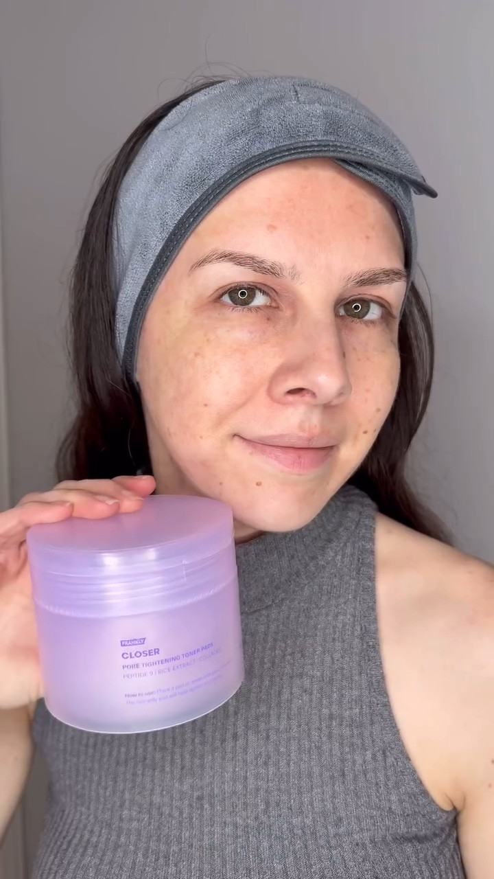 @frankly.skincare Closer Pore Tightening Toner Pads are ultra thin and almost invisible at first. They turn to an opaque white once the skin has absorbed the essence. 

💜 These Rice Jelly Toner Pads are pore minimizing, hydrating, help with skin texture, have a cooling effect and help achieve glass skin. They do not move around on the skin and the pads are environmentally-friendly. These are Dermatologically tested, vegan, cruelty-free and fragrance-free. 

🛒 This product can be purchased on @amazon & @yesstyle & @cosmetic_jolse 
YesStyle Code: BERRZ12 

*PR/gifted

#franklyskincare #tonerpads #ricejellytonerpads #poreminimizing #skinbarrierrepair #antioxidant #amazonbeautyfavs #koreanskincare #skintok #viralskincare #beautybyberrz 

#LTKBeauty