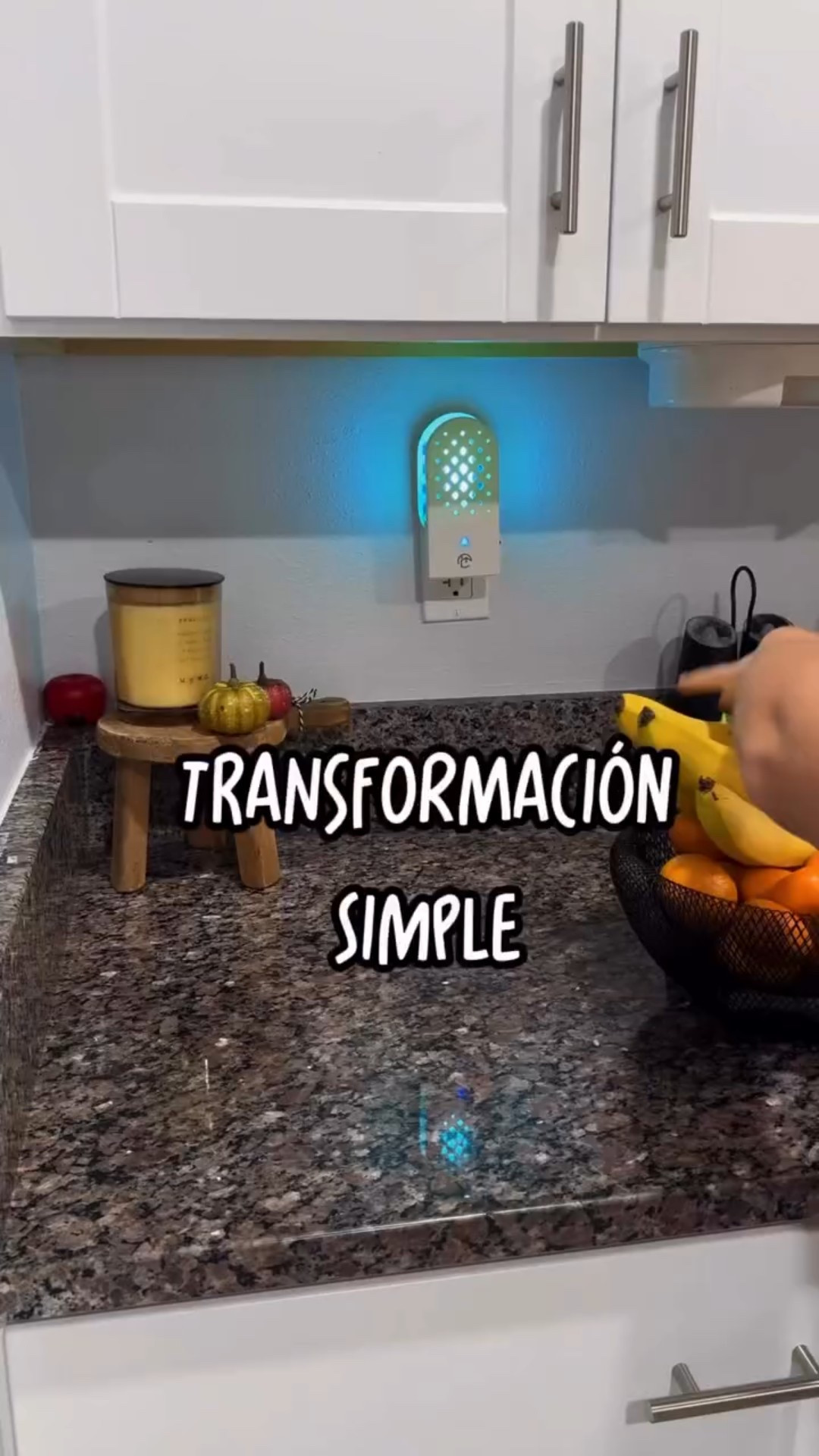 Actualización del backsplash 🤍
El anterior me encantaba, pero al ser todo tan claro no se notaba mucho el cambio.
Este tiene líneas más oscuras y hace que la cocina se vea diferente sin cambiar todo.

Me gustan estas opciones peel & stick porque son prácticas, removibles y perfectas mientras decides algo definitivo.
Fácil de instalar, fácil de limpiar y sin gastar de más.

¿Te gusta más este o el anterior? ✨

#KitchenUpdate #Backsplash #PeelAndStick #HomeDetails #KitchenInspo