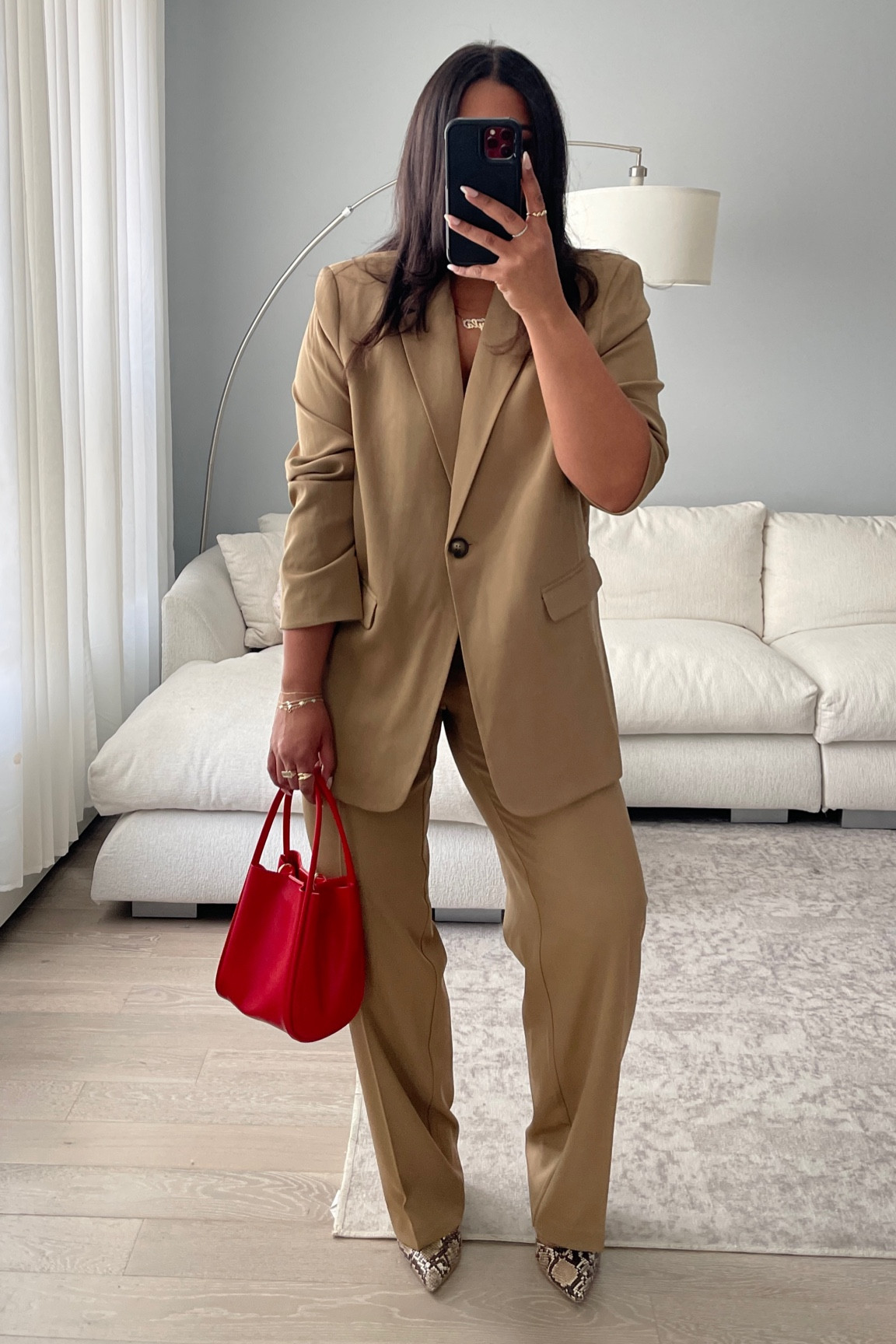  Valentine’s Day outfit inspiration

#LTKmidsize #LTKstyletip #LTKshoecrush