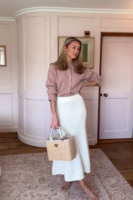I’m starting off Every Day April Spring wardrobe challenge ~ a new outfit every day for 30 days ~ with this perfect elegant Spring outfit! I adore the tones of this cardigan and this skirt is just SO comfortable! All from the Highstreet too! 

#LTKstyletip #LTKfindsunder50 #LTKfindsunder100