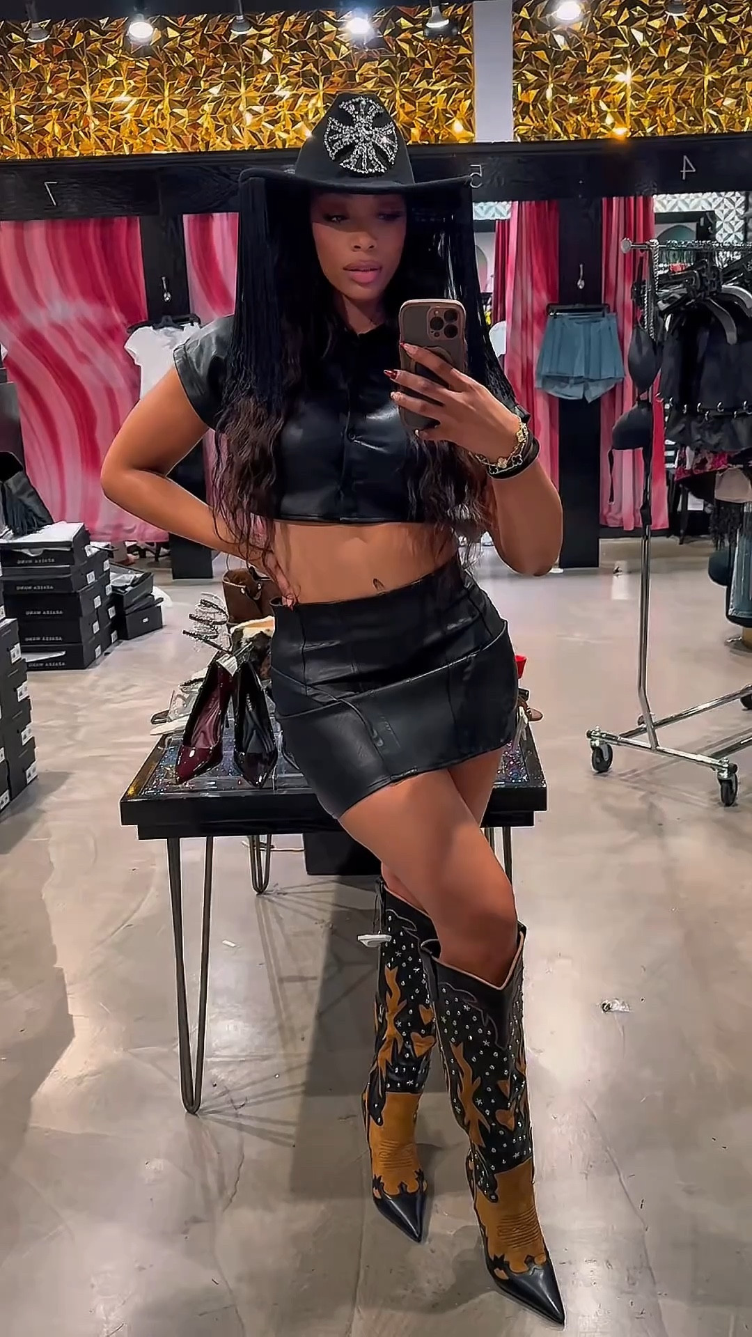 HTX Rodeo Season 🤠✨

Tried on a few looks, but this one had the perfect mix of western and a little luxury… so it came home with me. 🐎

Sharing the full outfit details here so you can shop the look.