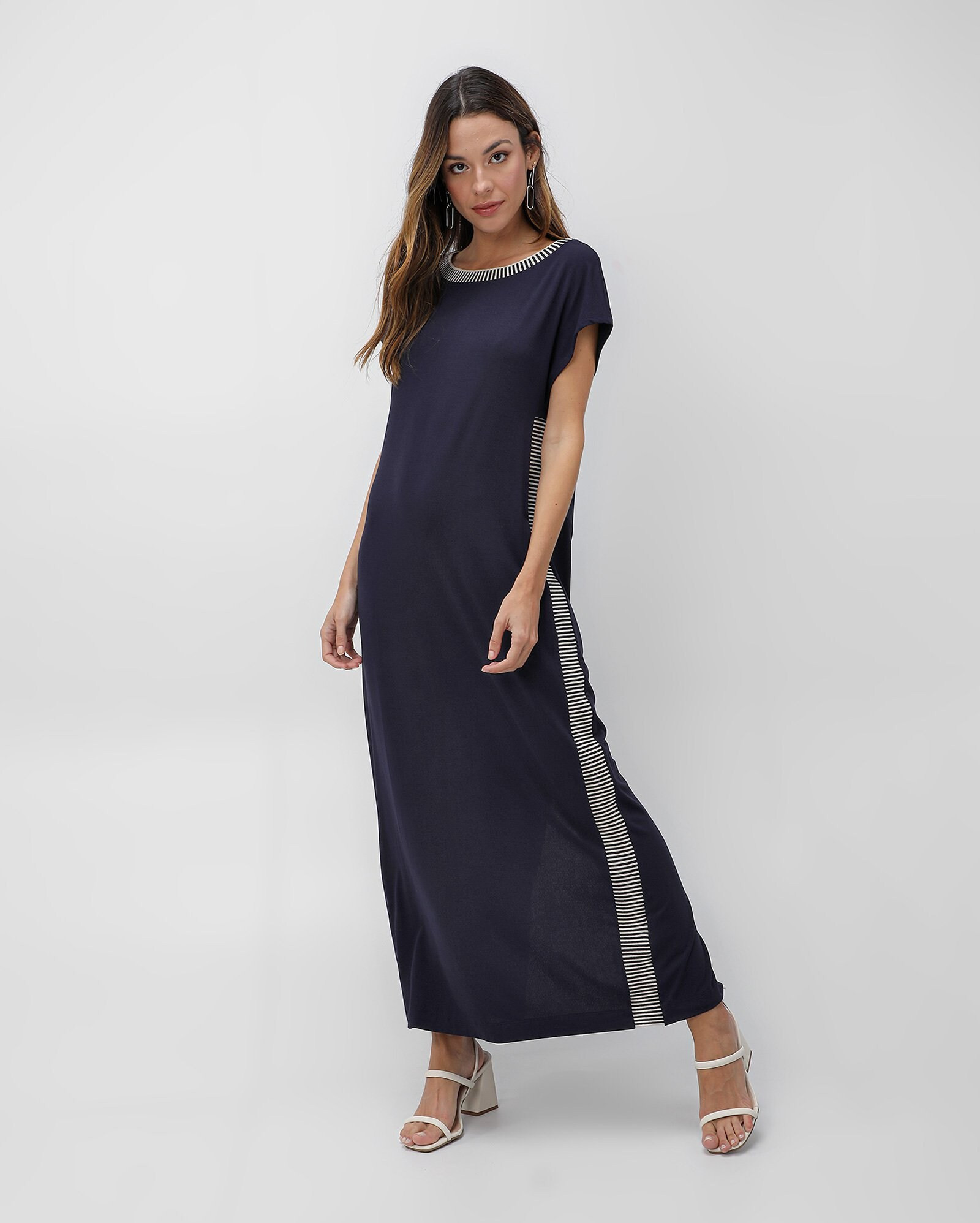 Vestido longo feminino reto com detalhe listrado azul | AK by Riachuelo | Riachuelo (BR)