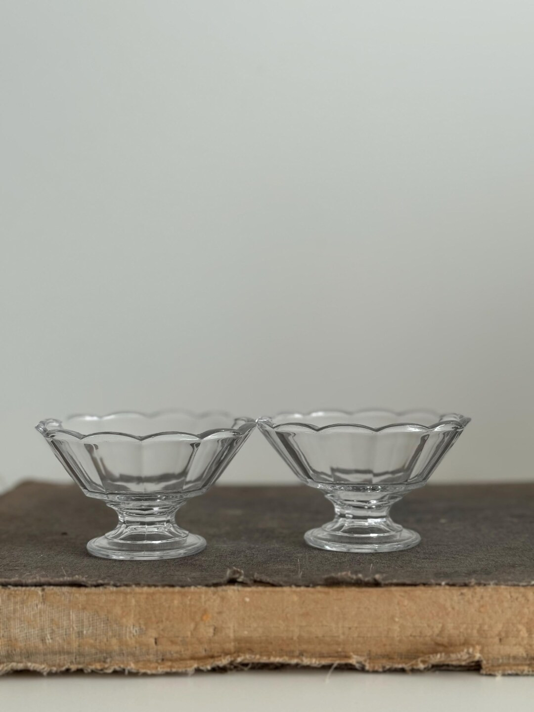 Vintage Set of 2 Glass Bowls W/ Ruffled Edges, Vintage Kitchen Styling, Berry Bowls - Etsy | Etsy (US)