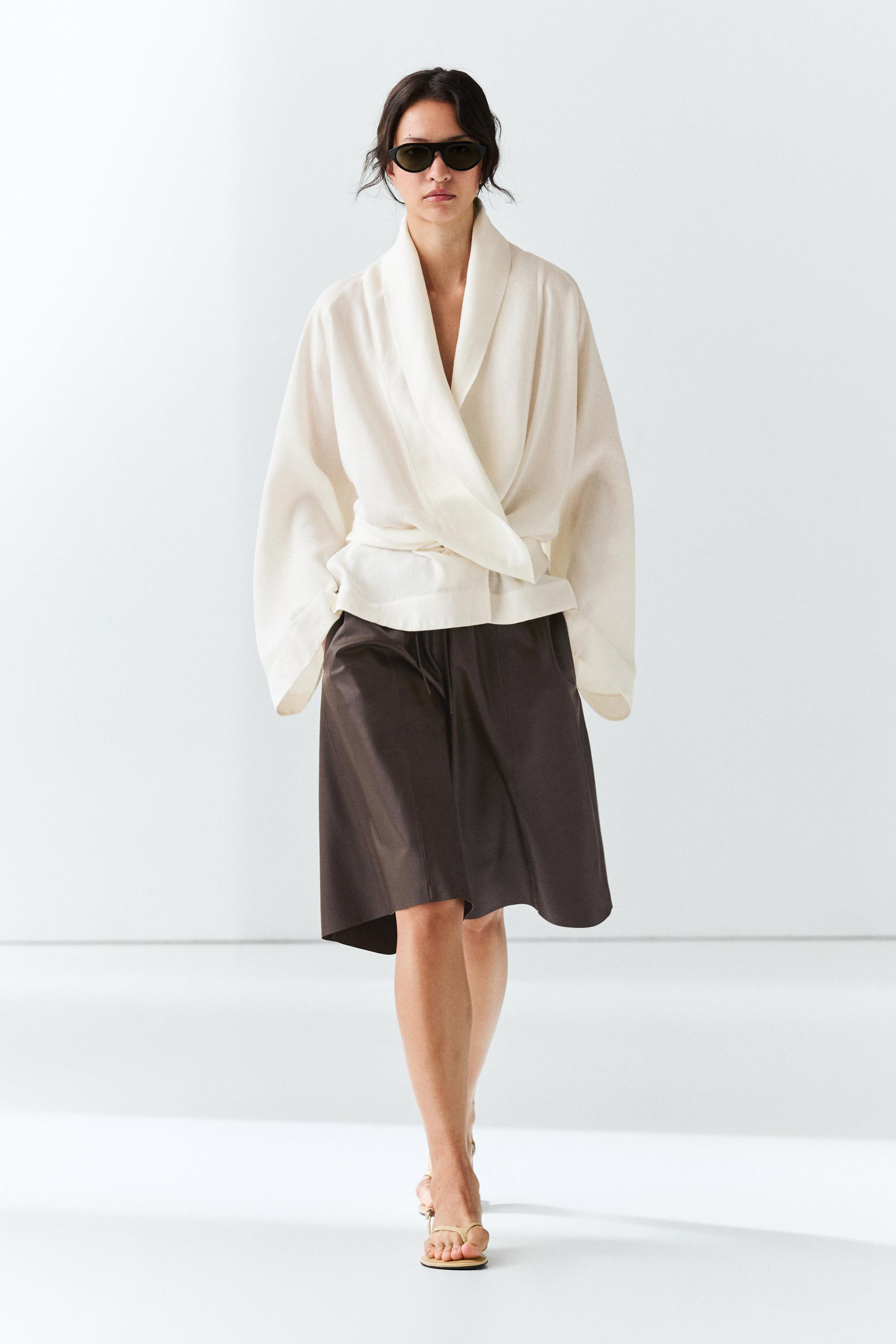 Long nappa leather Bermuda shorts | Massimo Dutti UK