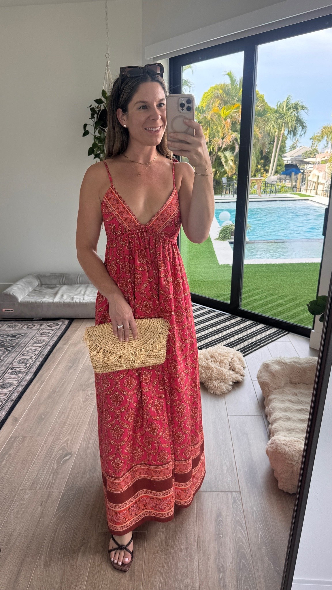 Friday date night in August 🌴 

Wearing a size 9 in these new Antonio Melani heels I scored at the dillards sale for $40 and the dress is also on sale at dillards I’m wearing a size small