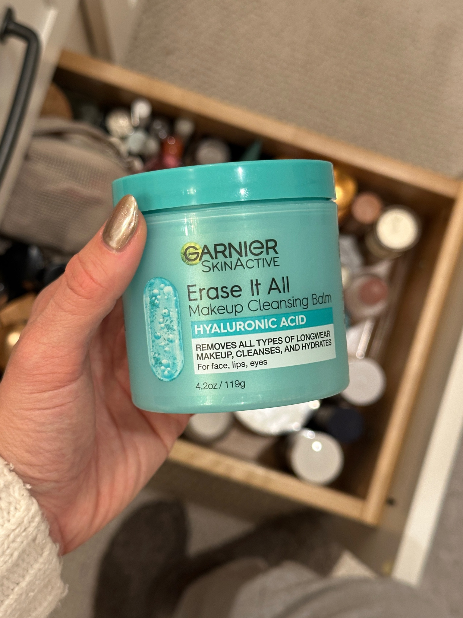 #ad One of my New Year goals is to simplify my skincare routine and get to bed earlier! I love the @garnierusa HA Cleansing Balm because it removes all of my makeup without needing to use additional cleansers or wipes after. It also leaves my skin feeling soft and hydrated! You can find it at @target 

#targetstyle #TargetPartner #Target @targetstyle @shop.ltk #liketkit