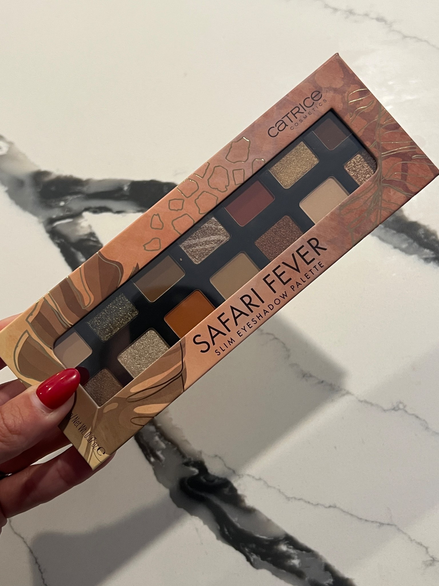 eye shadow palette affordable and beautiful! catrice cosmetics 