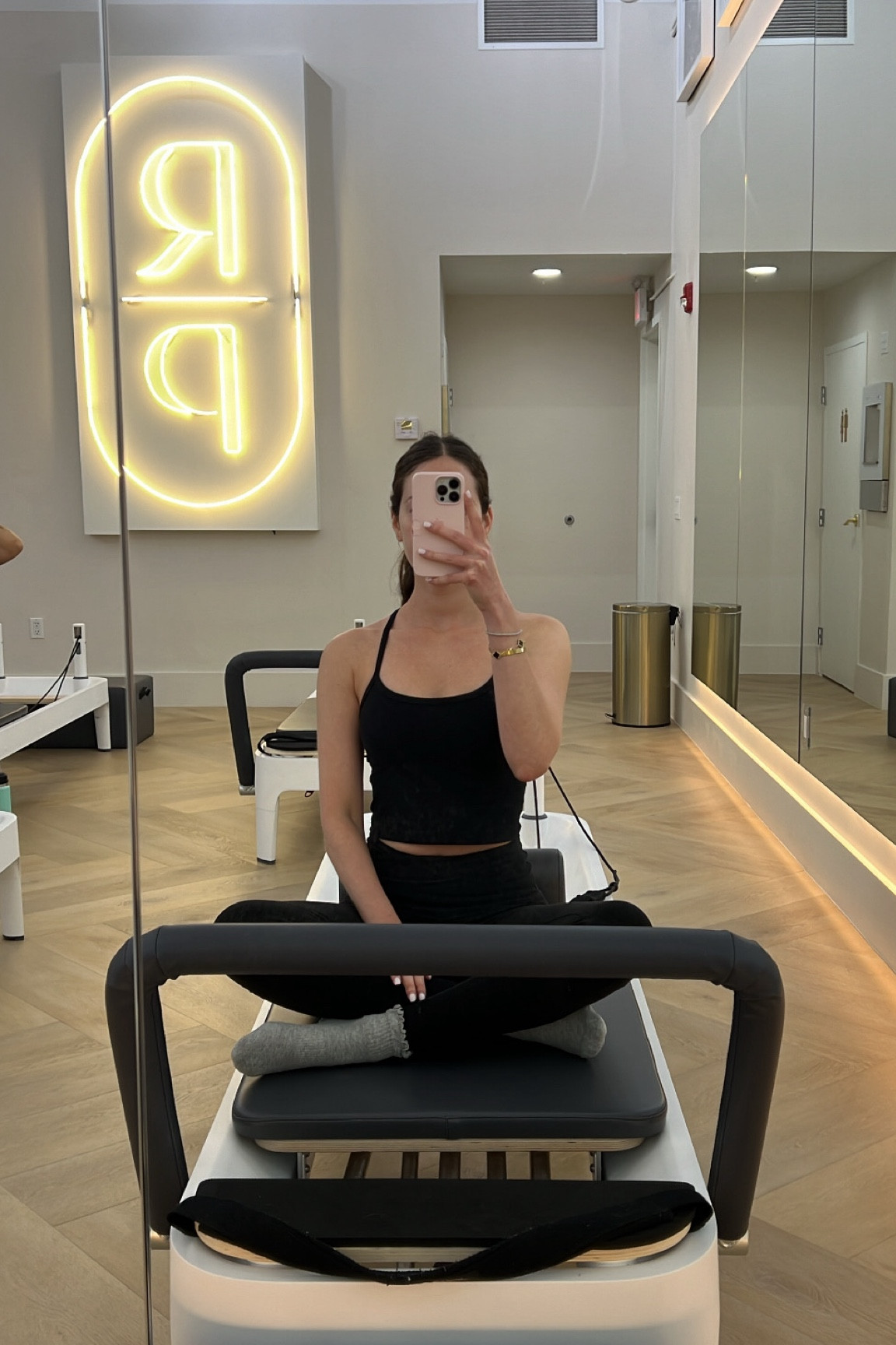 Favorite workout set!! Linking some other colors too they’re the best

Workout set, travel outfit, fitness, sports bra, leggings

#LTKFitness #LTKStyleTip #LTKActive