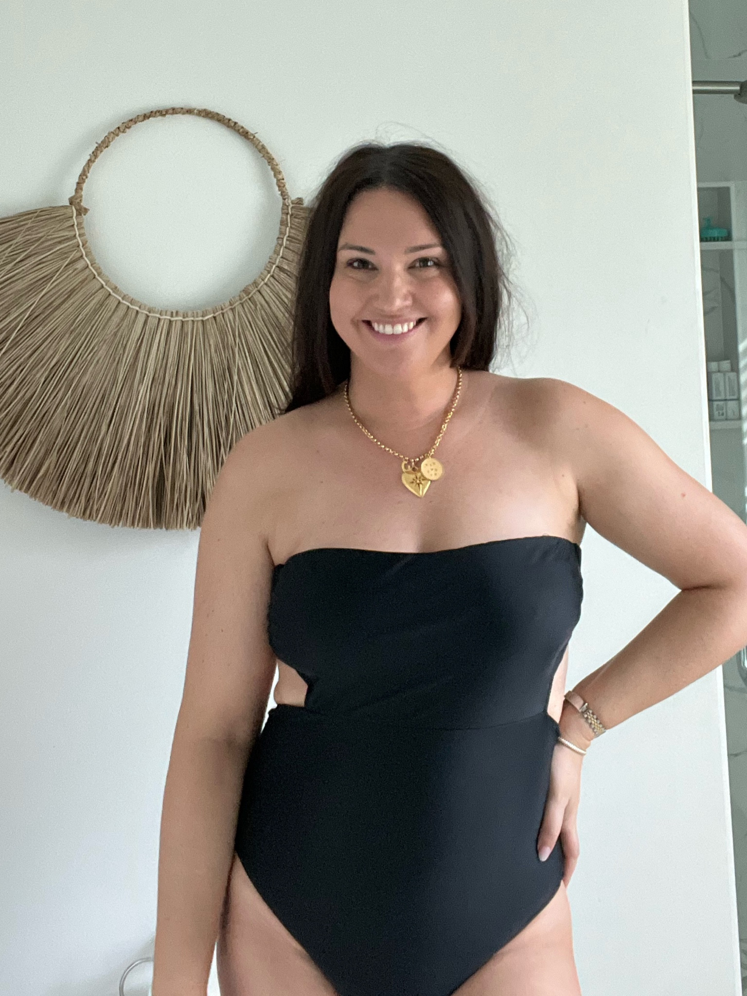 Swimwear try on, size 10, cut out one piece (straps come with!)



#LTKswim #LTKunder100 #LTKcurves