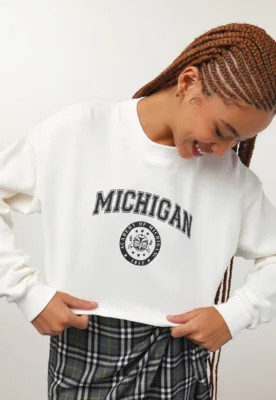 Blusa de Moletom Flanelada Cropped Fechada Forever 21 Michigan Branca | Dafiti (BR)