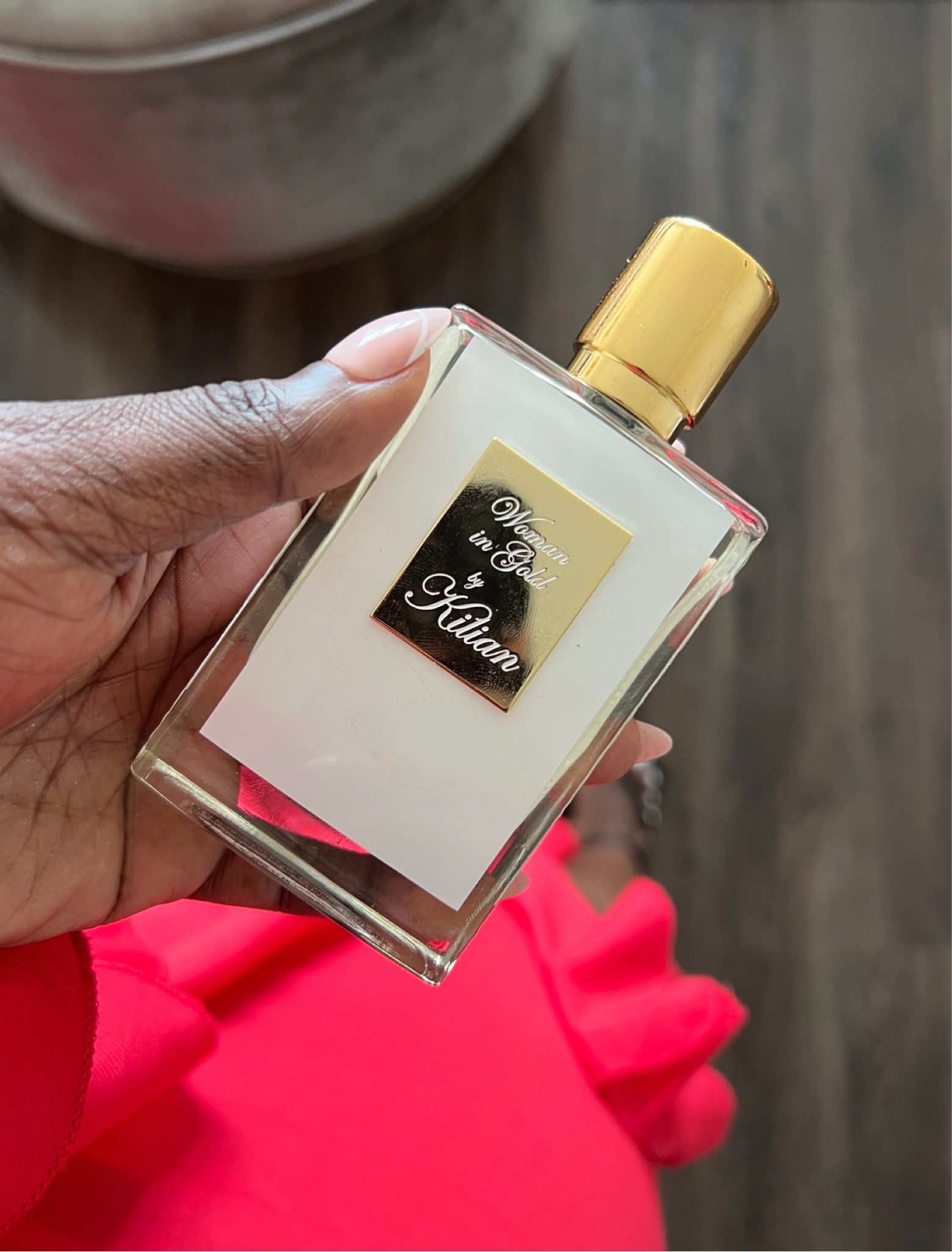My favourite perfume at the moment! Luxury and elegance in a bottle 😍

Noted below 👇🏾 
Bergamot, Mandarin Orange and Aldehydes; middle notes are Vanilla Absolute, Rose, Geranium and Freesia; base notes are Vanilla, Akigalawood, Tonka Bean and Patchouli

#LTKxelfCosmetics #LTKParties #LTKBeauty
