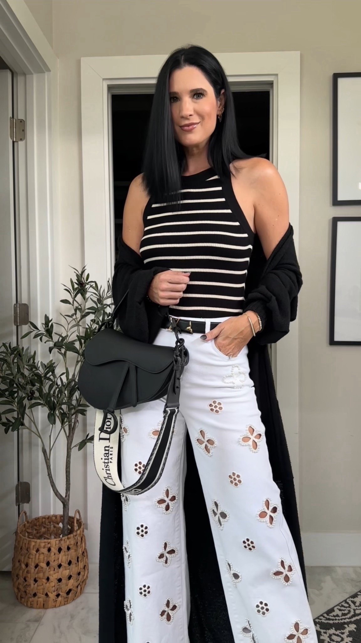 These @The Noli Shop are some of my absolute favorites. I wear a size 27.

My @VICI top is 35% off with code DTKAUSTIN35