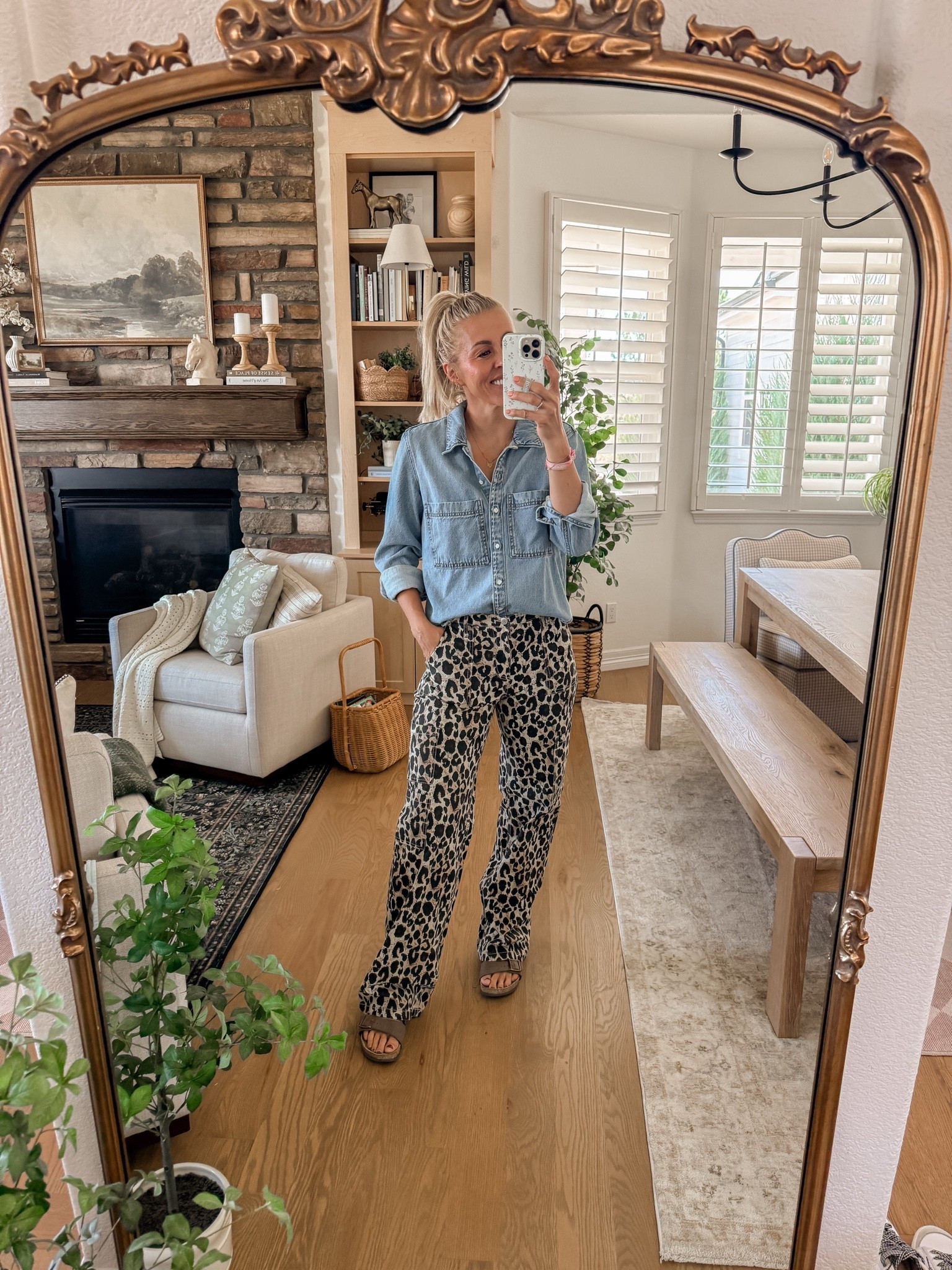 Loving these pants from Walmart! Under $20. Wearing small tall here.