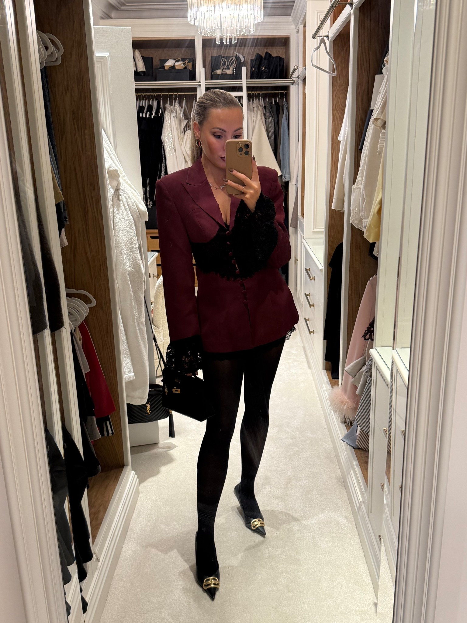 Burgundy is becoming an obsession 😍