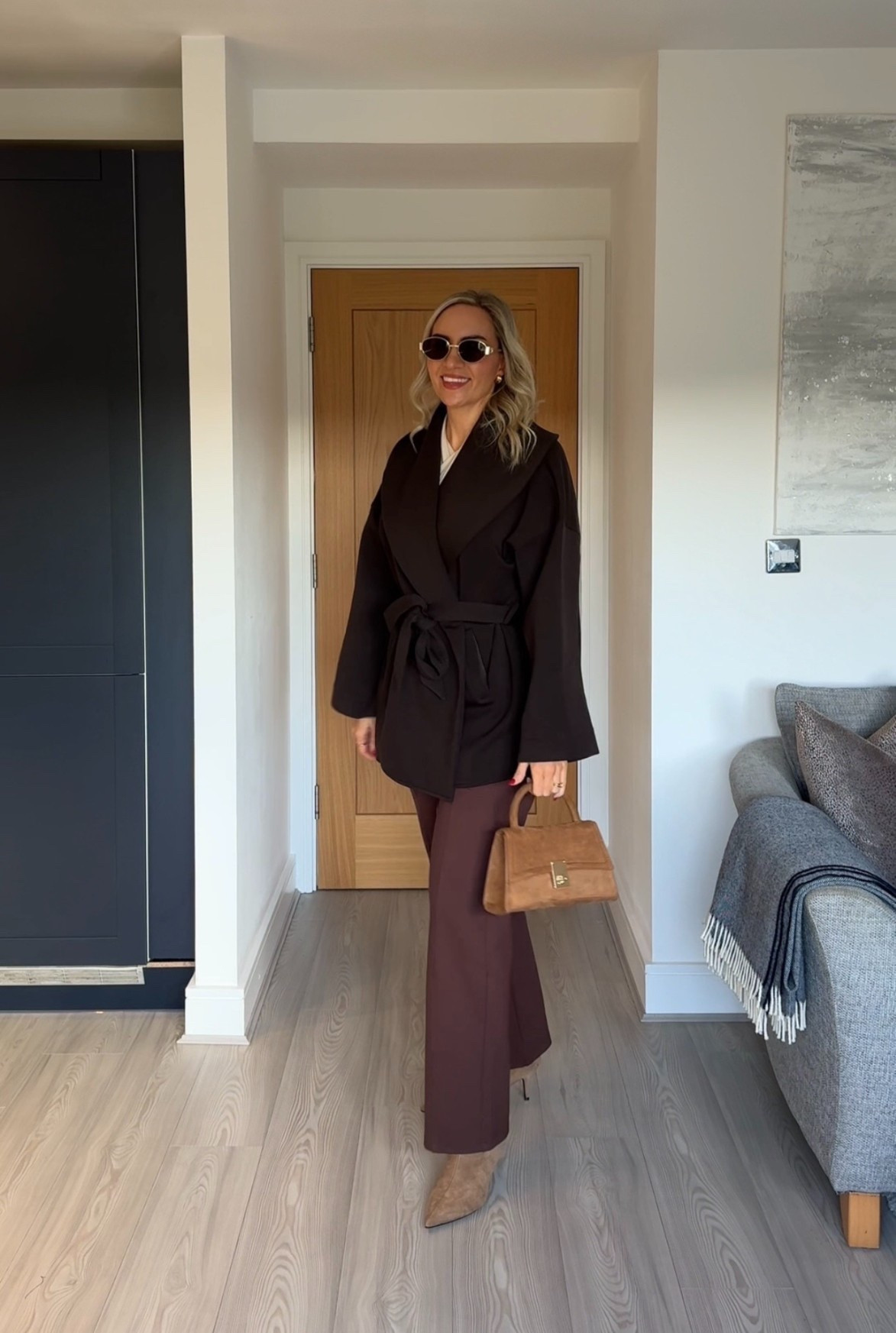 A super soft, warm and comfy work outfit 🫶🏼

Workwear at it’s finest with great quality basics that feel casual but look polished.

I’m wearing a size small in the top and a medium in the bottoms 

#LTKwinter #LTKstyletip #LTKworkwear