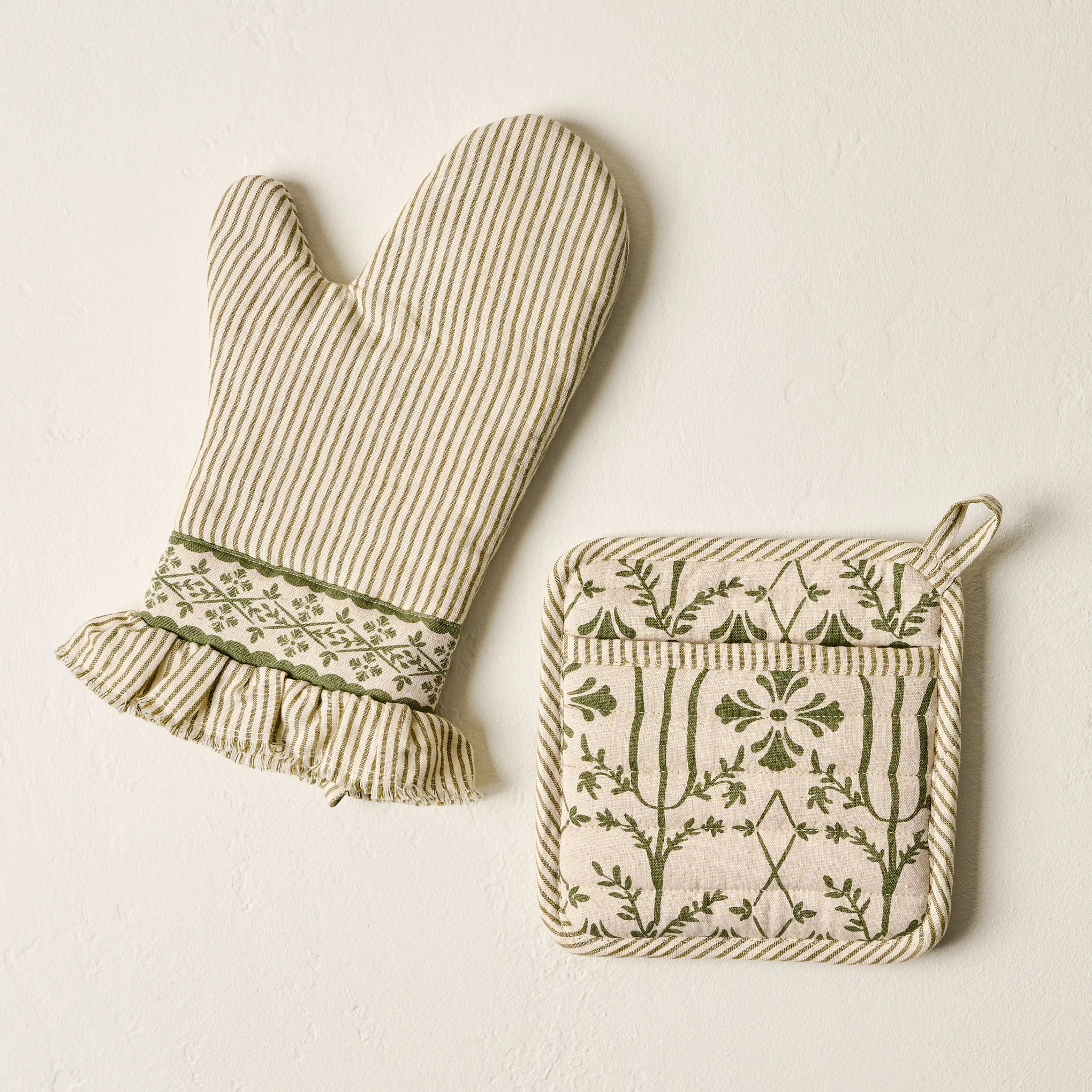 Magnolia Olive Pin Stripe Oven Mitt + Pot Holder Set | Magnolia