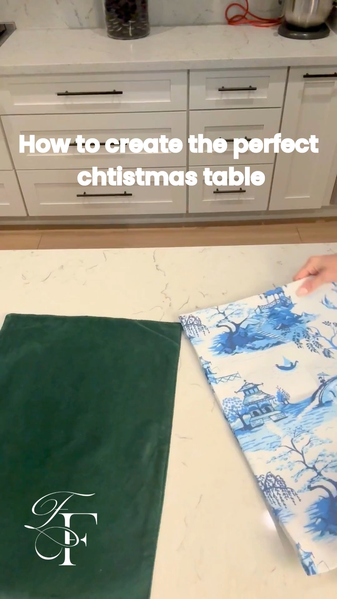 How to create the perfect Christmas tablescape🎄
#christmastable#chinoiseriechic#christmasdecor#holidaytable#diytablescape

#LTKU #LTKHoliday #LTKHome