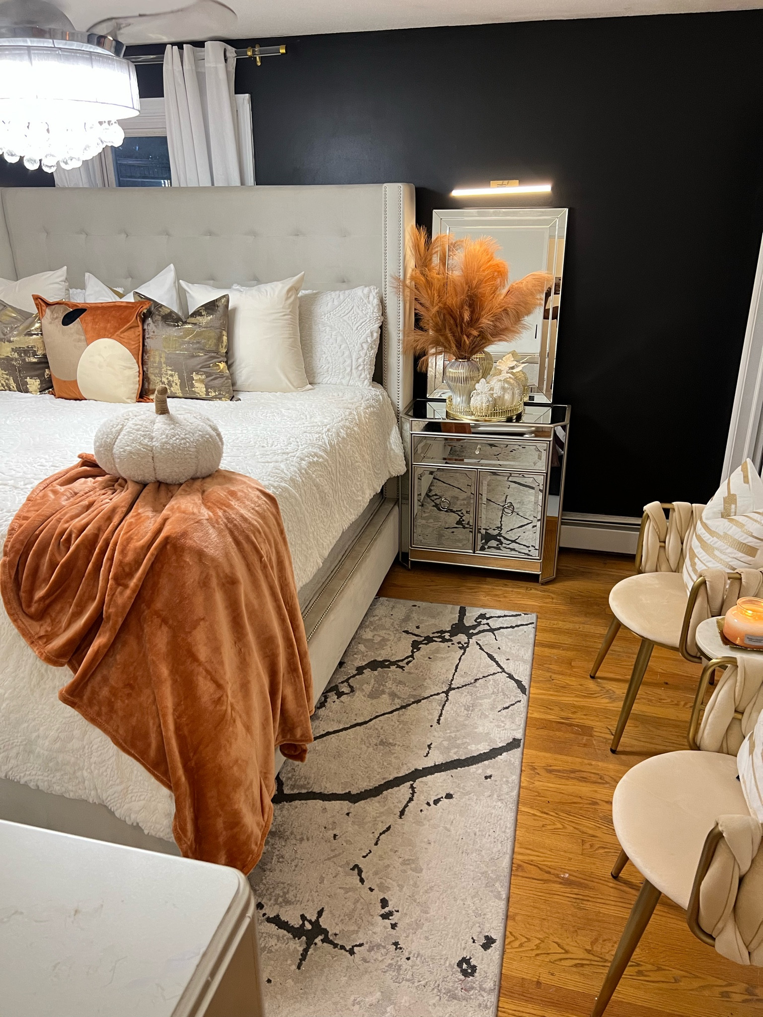 Bedroom finds 

#LTKhome #LTKSeasonal #LTKstyletip