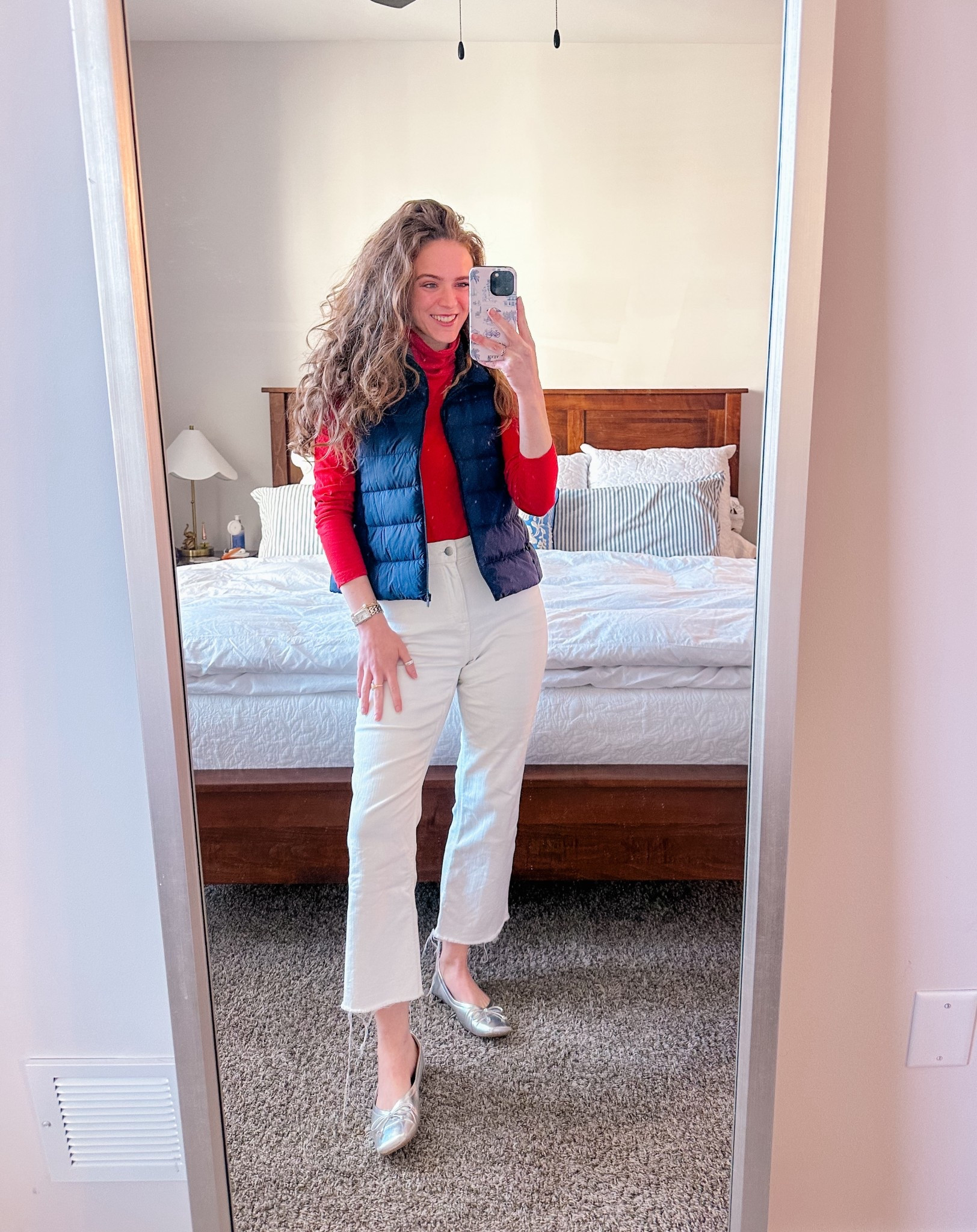 Classic OOTD for a FREEZING Monday!! Temps dropped below 20° today which IMO is way too cold!! ❄️ Layered up for a day in the field! 

#LTKootd