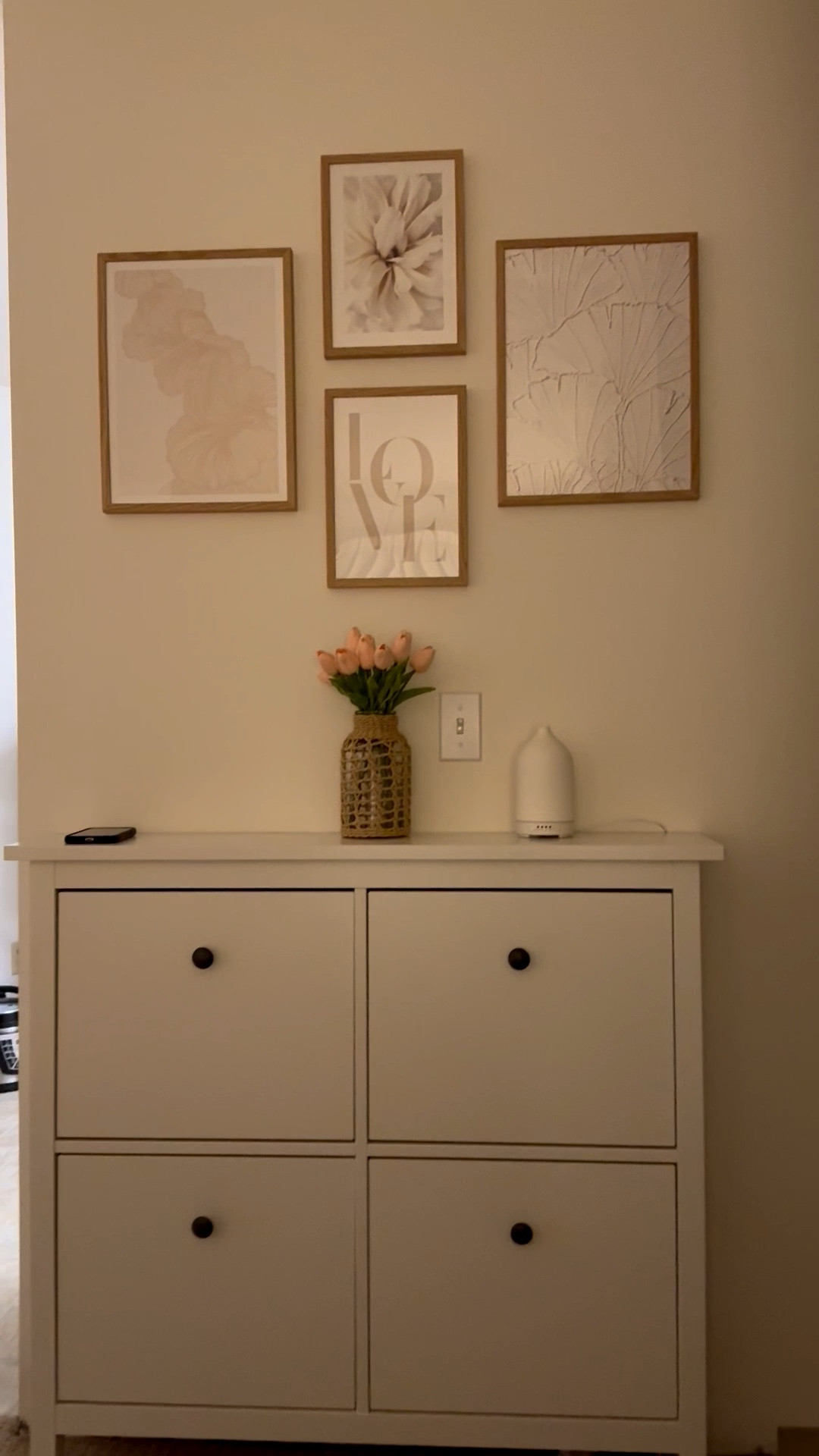 Simple decor details that make a home feel warm and cozy ✨🤍 Loving this neutral corner styling lately.

#HomeDecor #NeutralHomeDecor #CozyHome #HomeStyling #DecorInspo

#LTKHome #LTKU #LTKvlog