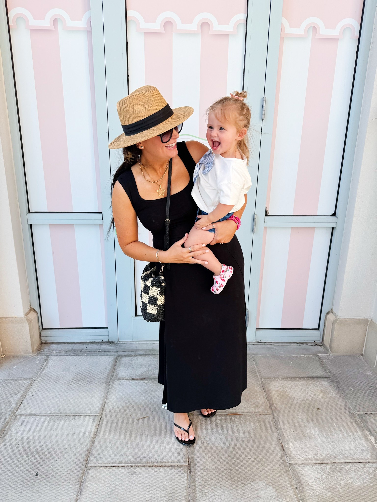 cutest & easiest dress! In a smalll

#LTKSeasonal #LTKWatchNow #LTKFindsUnder50