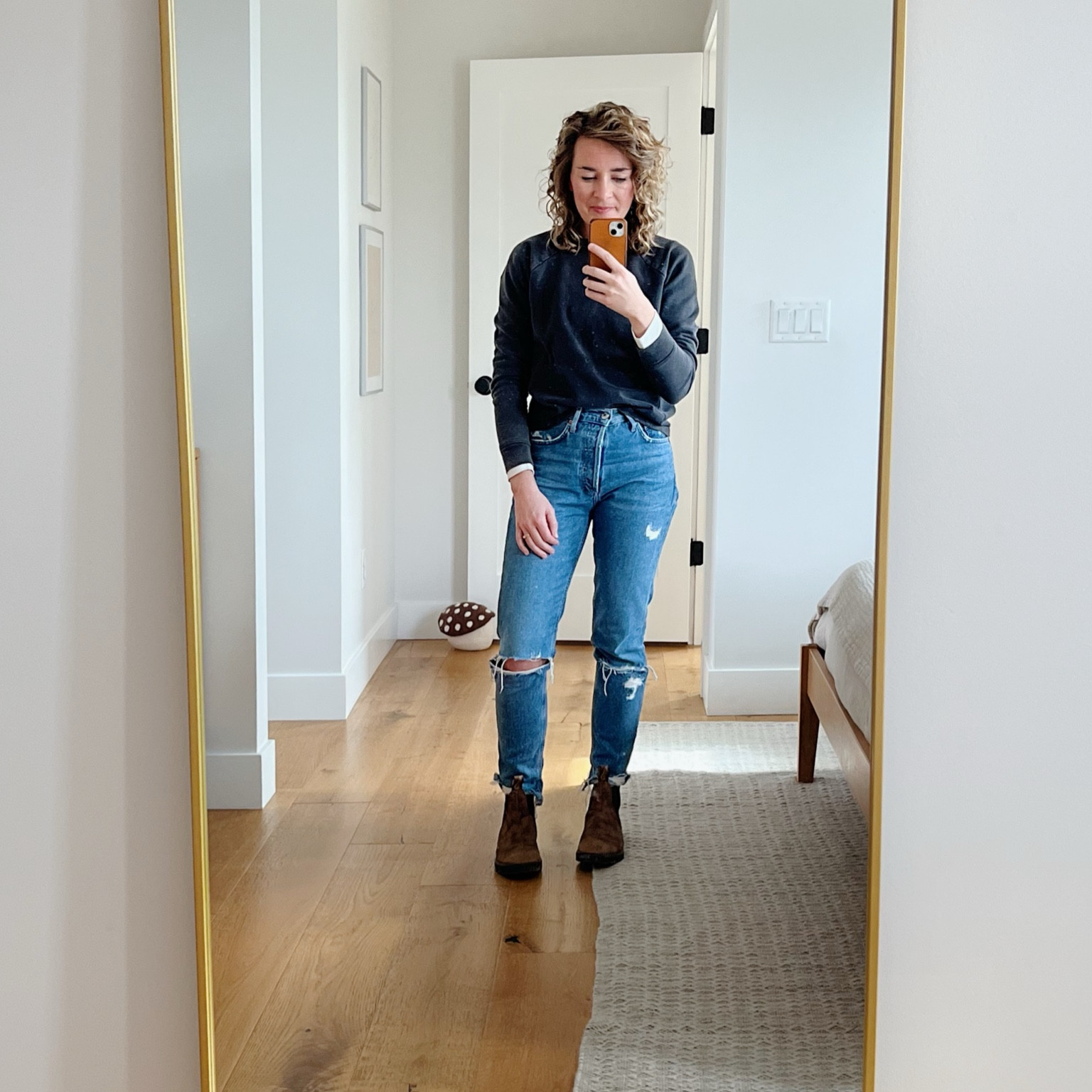 AGOLDE Jamie Jeans on repeat over here. I love them! They don’t sell this style anymore,  if you can find lots of them secondhand  