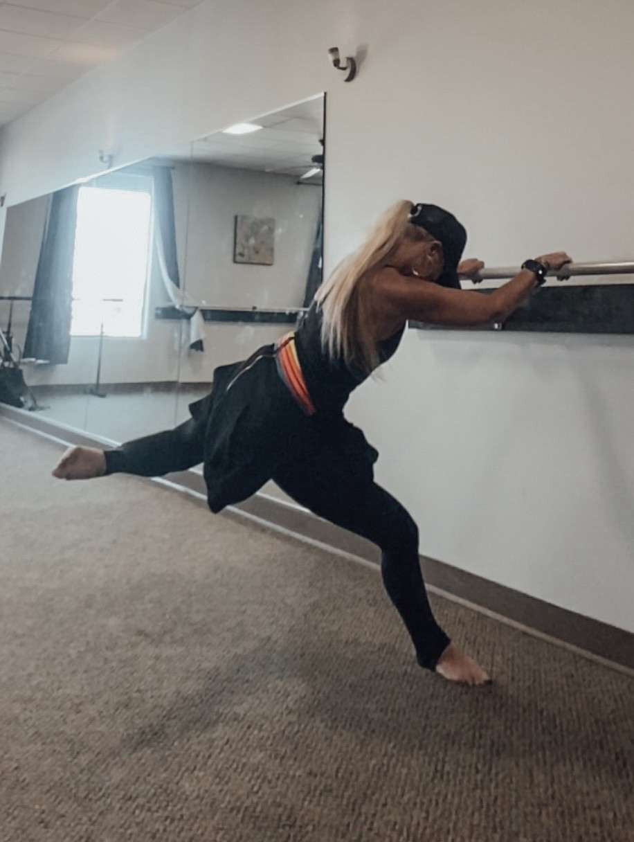 i wore my favorite new leggings three times before disaster struck.
between teaching two classes yesterday, i decided to grab a paint pen for a quick touch-up on a project.
it exploded.

paint on the chair, the rug, the tile, the grout, the back door — everywhere.

i’ve had shout wipes on hand forever but honestly never really had to use them… until now.
they were put to the test and passed with flying colors.
i went through almost the whole box, but my leggings survived — so we’re calling it a win. 🩶

This is after five washes I’m gonna go another round and see what we’ve got   

Follow my LTK @GLITTERU on the @shop.LTK app to view this post and get my exclusive app-only content!

#liketkit 
@shop.ltk
https://liketk.it/5rgFU