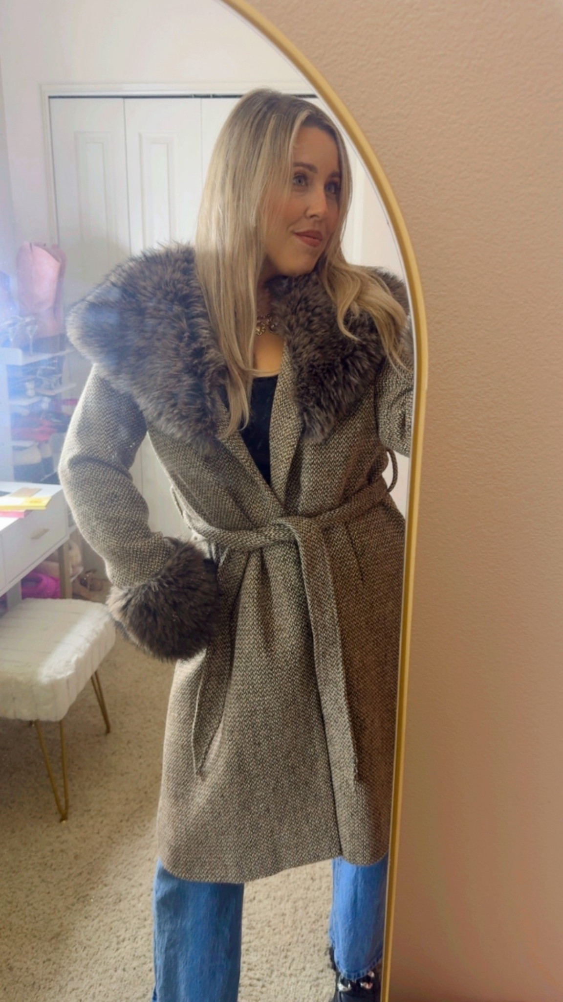 Fur tweed winter coat
🧥 

#LTKootd #LTKSeasonal #LTKgrwm