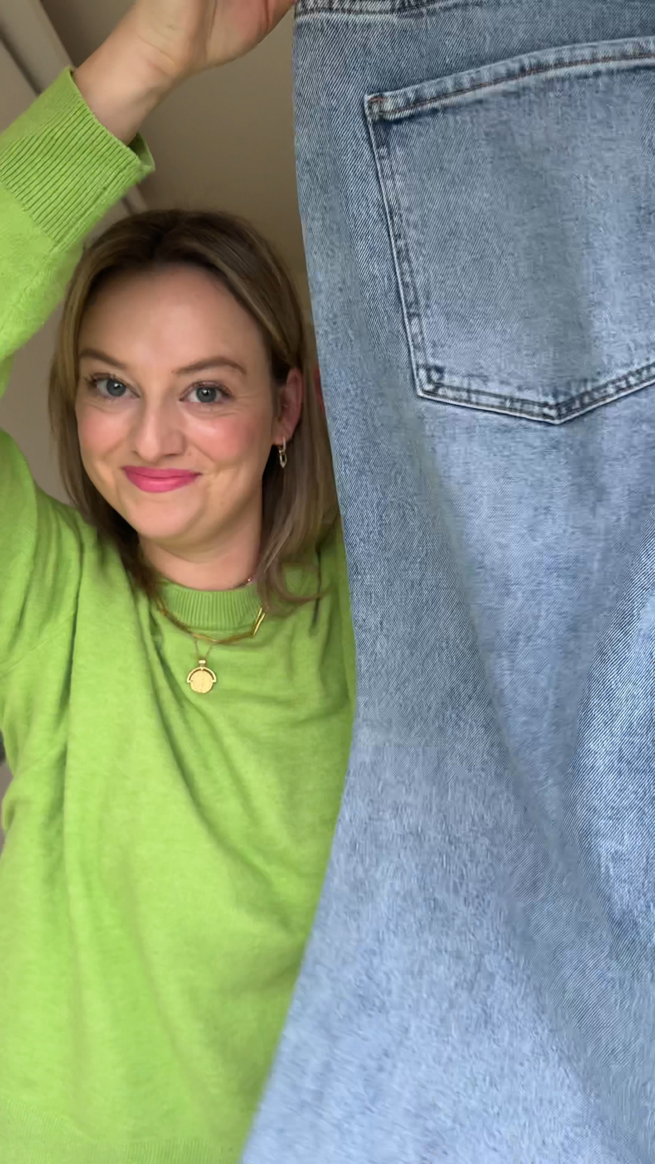 The best midsize jeans now come in 4 colours!! I just got my second pair in this lighter shade ready for spring and I’m eyeing up the ecru ones for summer and I never thought I’d be considering white jeans again. 

I know hundreds of you are already a fan of these for their flattering and comfortable shape. They’re popular for a reason - they’re amazing. 