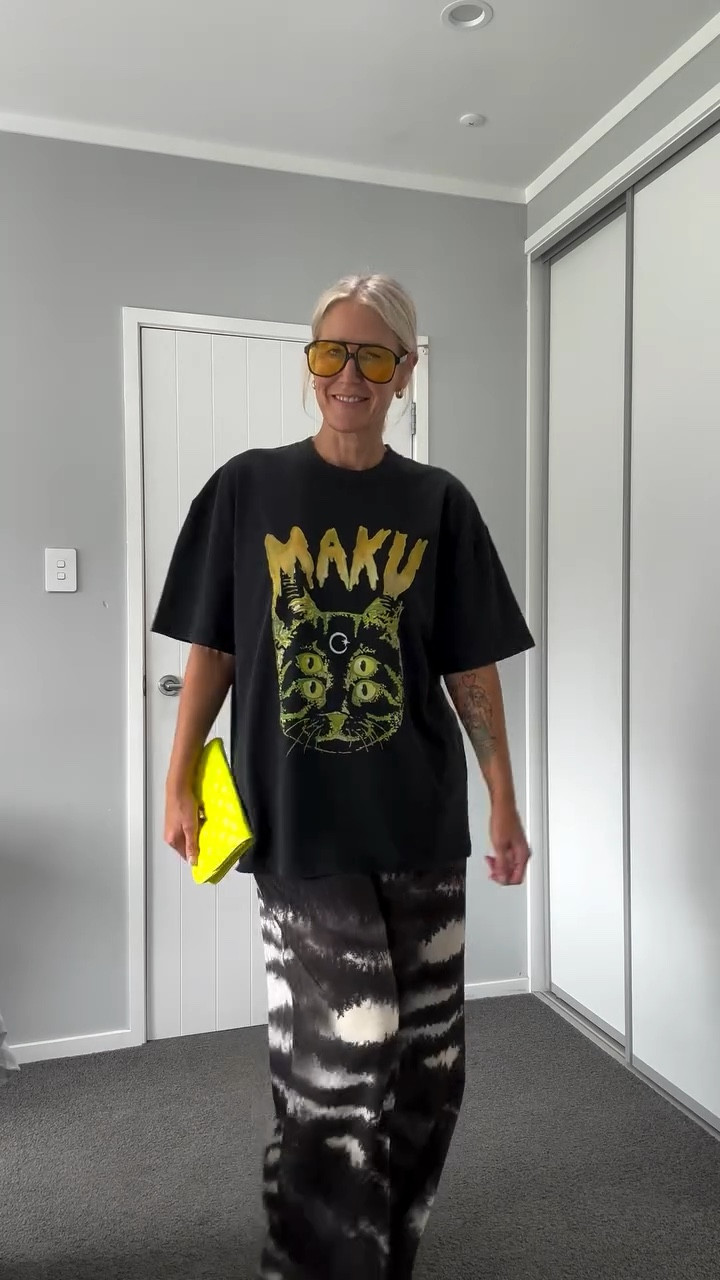 Cool girl era activated. 

All tees + the Sahara pants from the very cool @maku_thelabel 

Feeling very lucky to wear and share pieces I genuinely love 🤍 Gifted

✨Which tee is your favourite? 

#oversizedtee #boxytee #widelegpants #relaxedsilhouettes #modernbasics