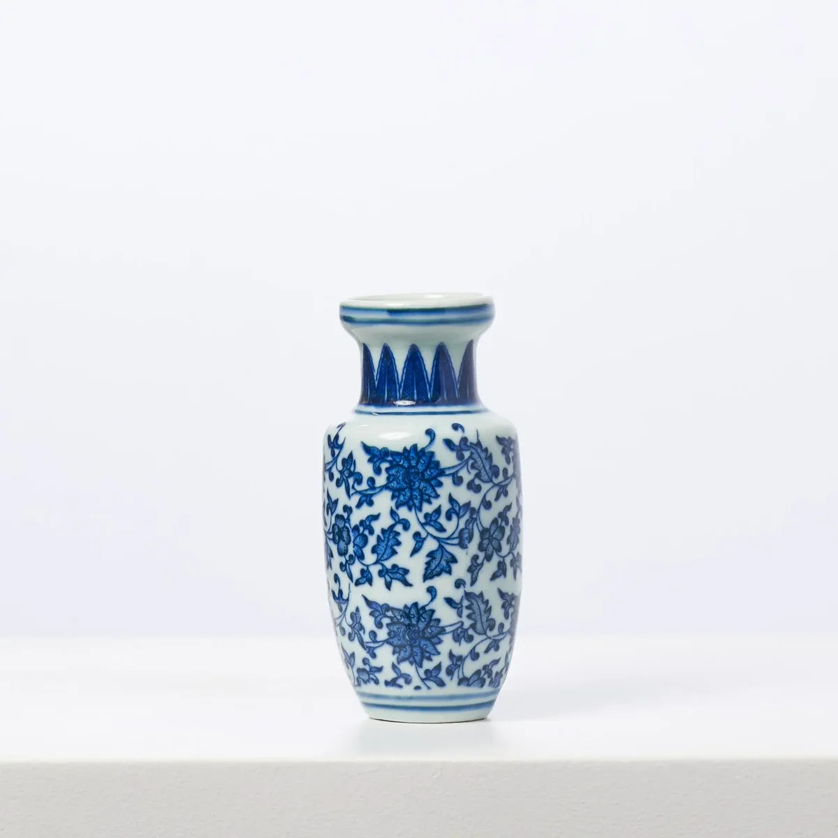 Blue & White Ceramic Petite Chinoiserie Budvase | Darby Creek Trading