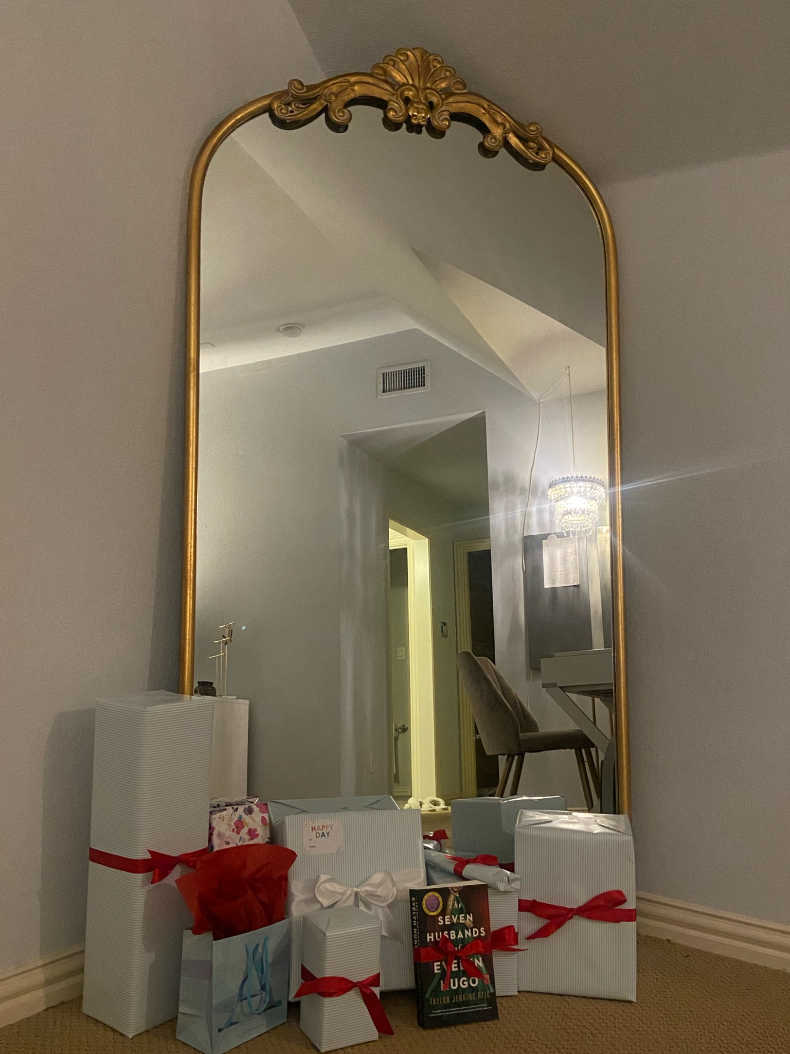 Arhaus Gold Mirror Dupe🪞

Only $149 at Sam’s Club
#arhausdupe 

#LTKFind #LTKhome #LTKGiftGuide