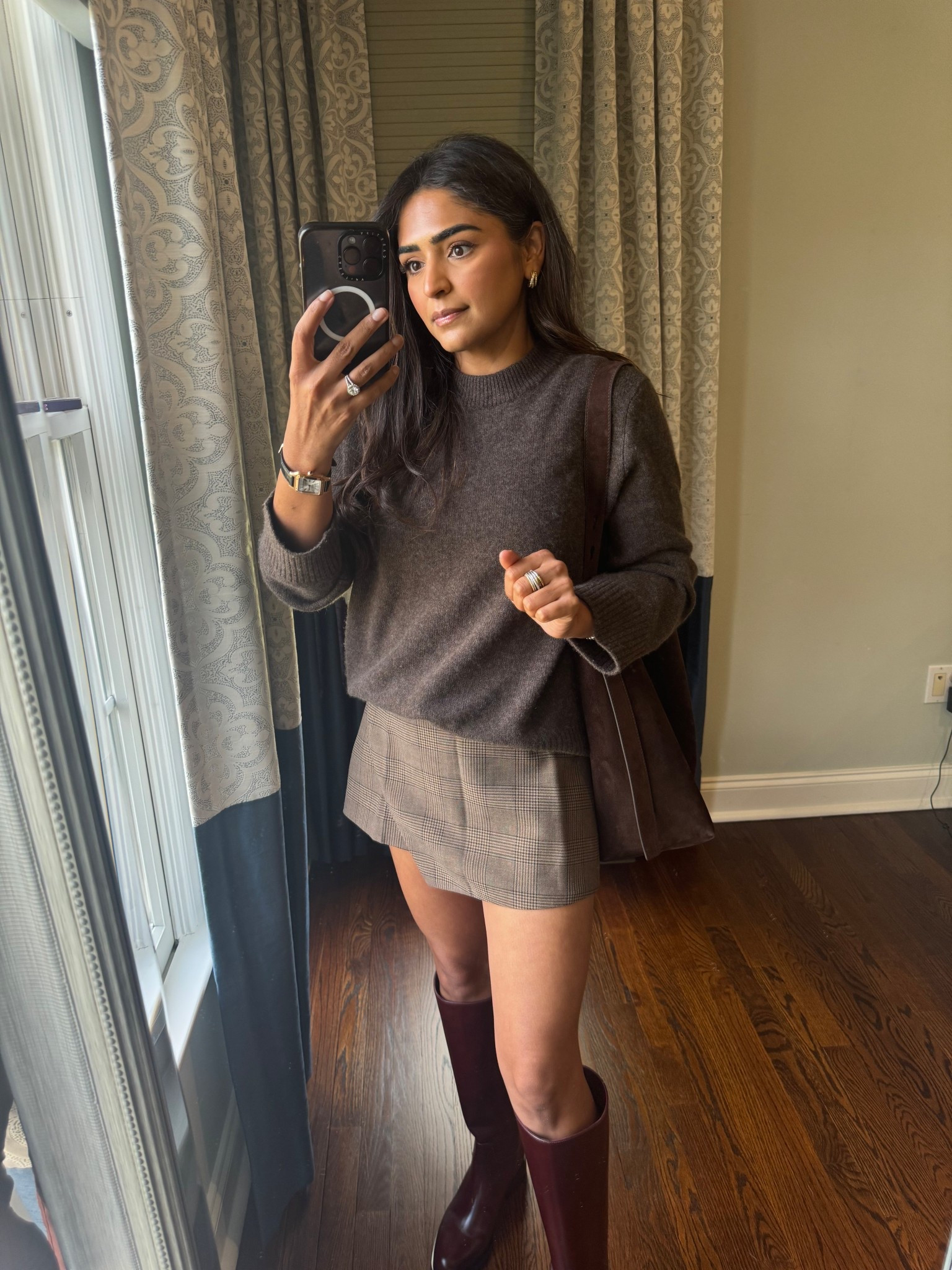 Winter outfit I’ve been wearing on repeat! In the fall with no stockings and in the winter with brown stockings it totally works !