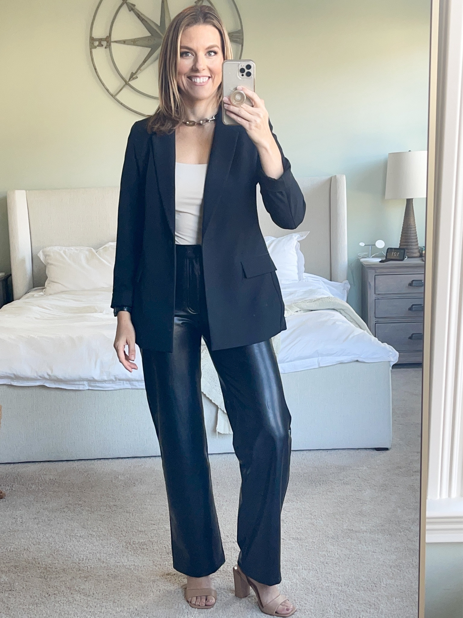 I love this basic but elevated outfit for your holiday outings. Perfect for a Christmas party, Christmas Eve service or Christmas Day dinner. 

#LTKHoliday #LTKover40