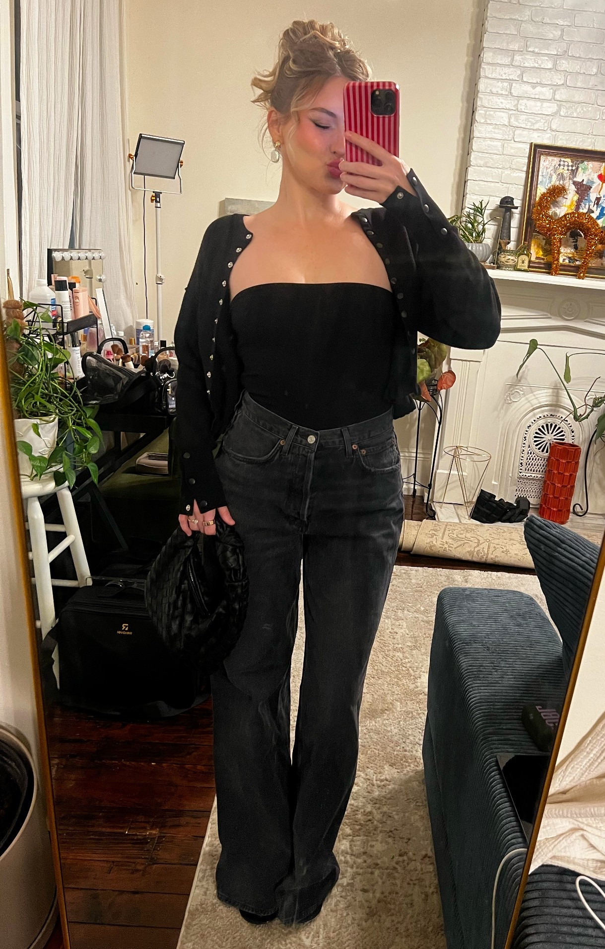 All black fit for date night 🖤
I linked the exact jeans, top, & cardigan I’m wearing & I linked similar purses to mine! 

#LTKBeauty #LTKSeasonal #LTKStyleTip