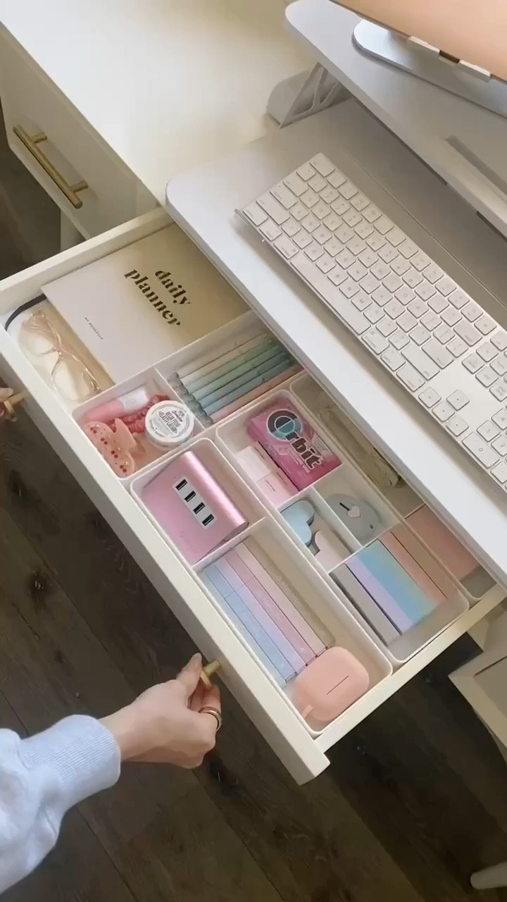 Set up my desk with me! Part 3

Office organization | home office organization | desk organization | drawer organization | desk drawer organization | wfh organization | work from home declutter | desk declutter | organize with me | clean with me | declutter with me | aesthetic decluttering | aesthetic cleaning | aesthetic organizing | asmr organization | asmr cleaning | asmr decluttering

#LTKFind #LTKSeasonal #LTKhome