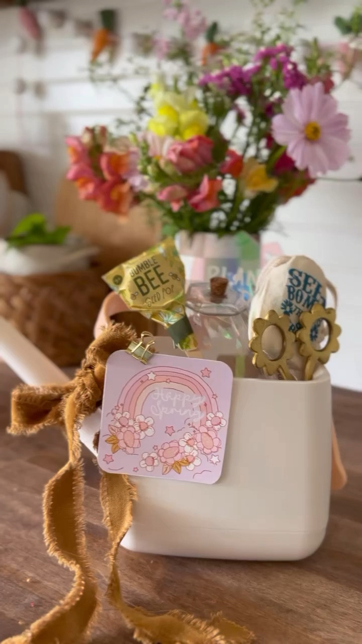 Spring gift vibes 🌼🍄🪻🌱 try this for an Easter basket idea or a spring hostess gift 🍃