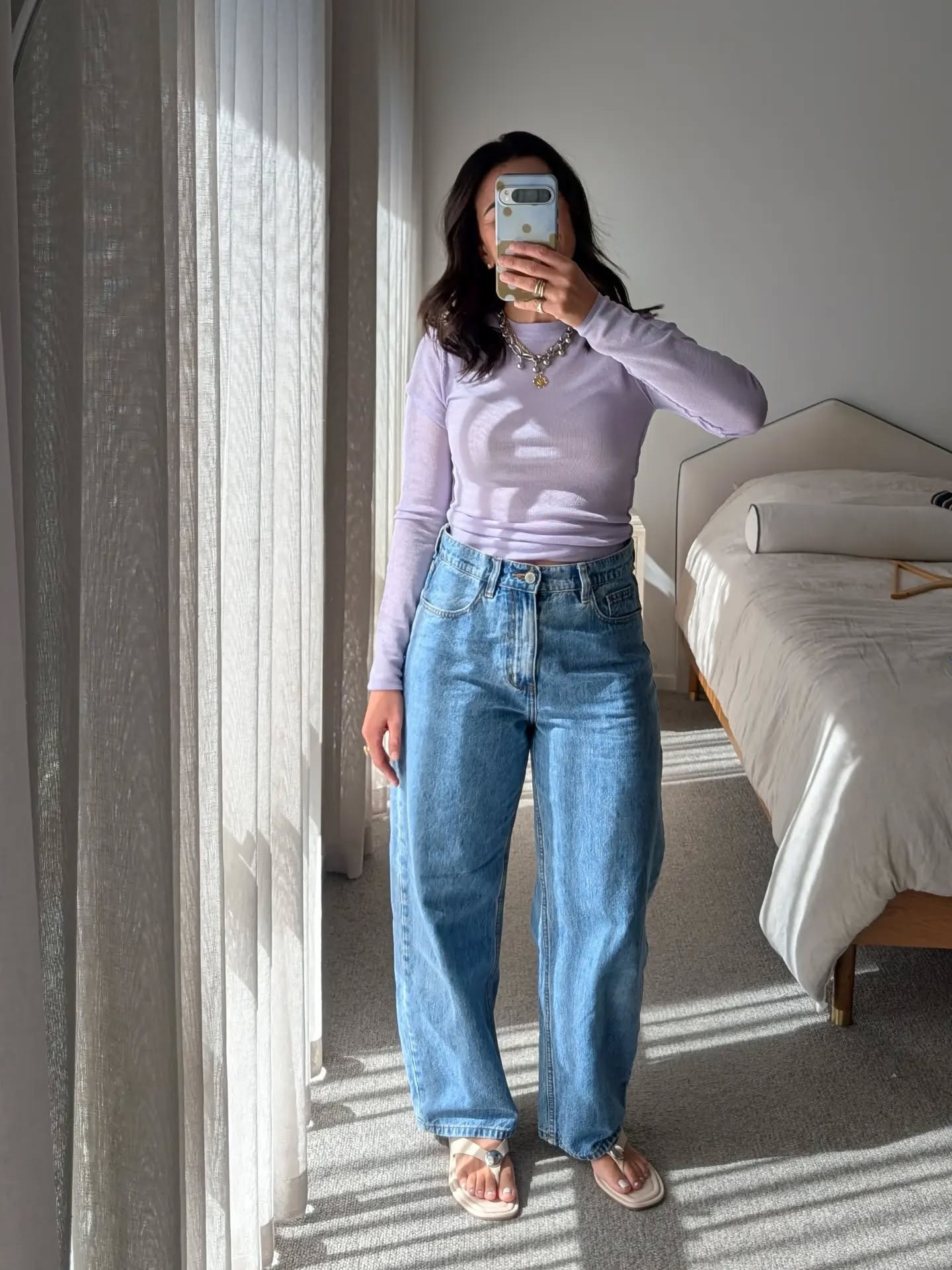 Swipey to add a layer (and swipey again, and again and again).

This is what creating an intentional wardrobe is all about.. those pieces that work together, can be layered and give you ultimate outfit options just by adding accessories or even flipping out your shoes.

Fave look? Let me know below 👇