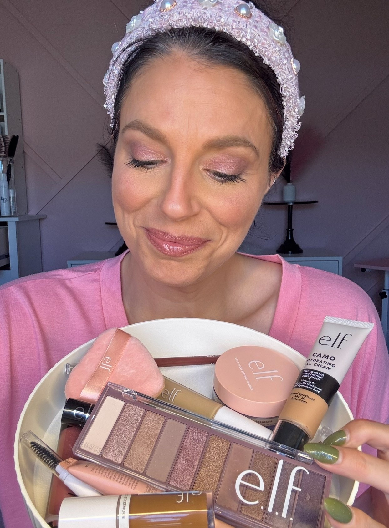 Beauty on a budget! GRWM using all E..F products! #beauty #beautyonabudget #elf #fullfacemakeup #foundation #primer #contour #blush #highlighter #lipstick #lipgloss #eyebrow #mascara #settingpowder #settingspray #lip liner #concealer 