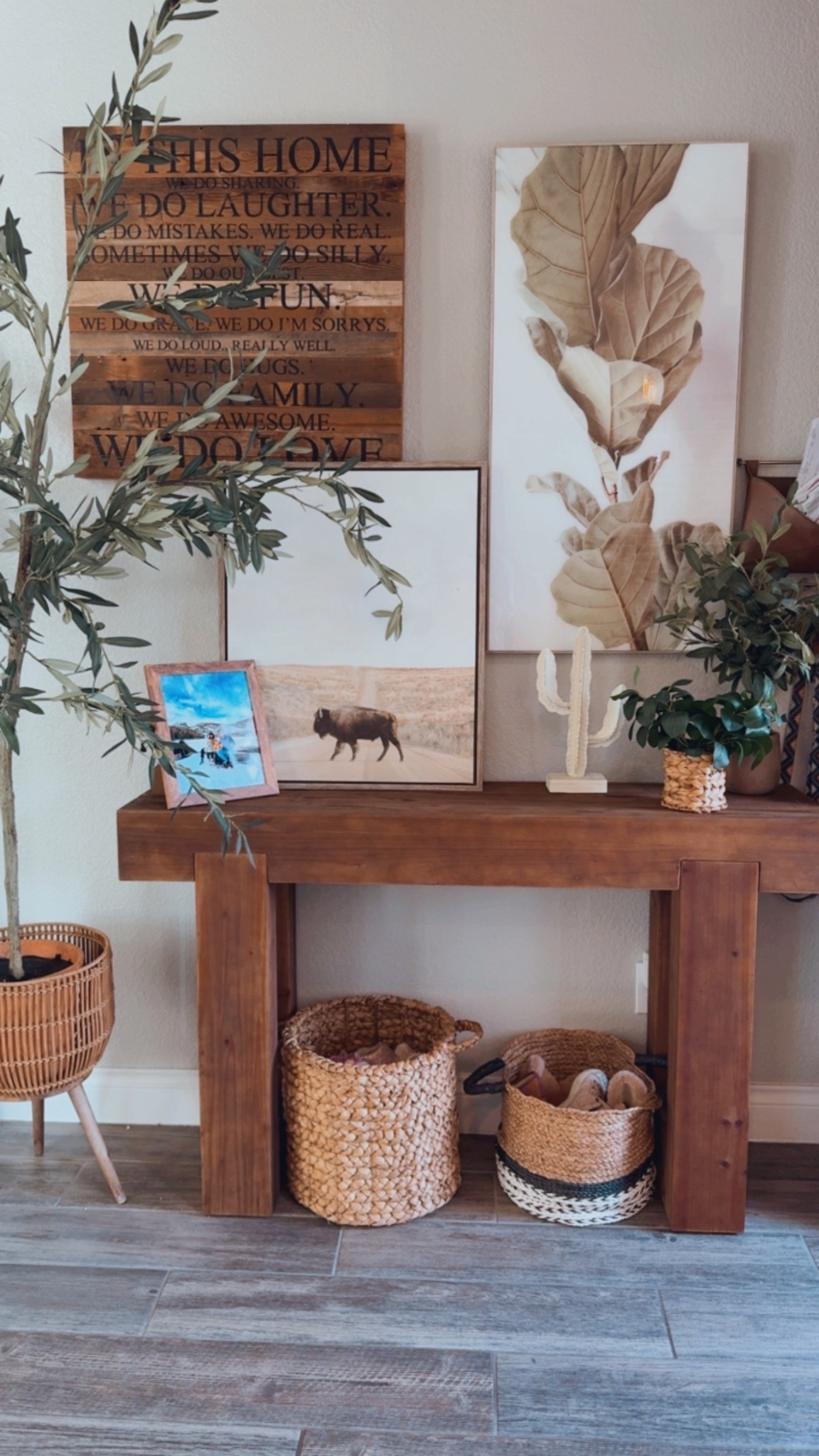 Entry table obsession with great price point 