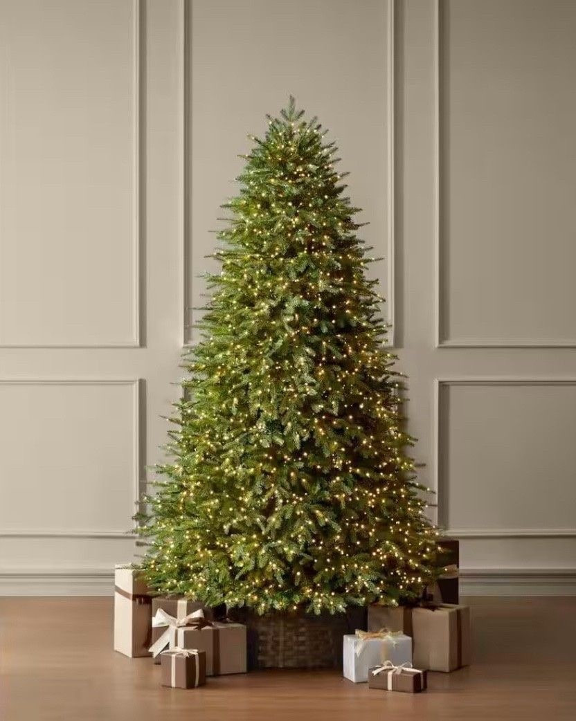 Home Depot viral Christmas Tree 

#LTKcanada #LTKsale #LTKstyletip
