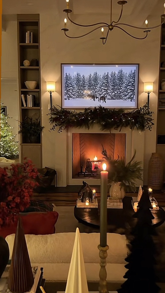 Christmas is in full effect over here 🎄🎄  

#LTKSeasonal #LTKHoliday #LTKHome