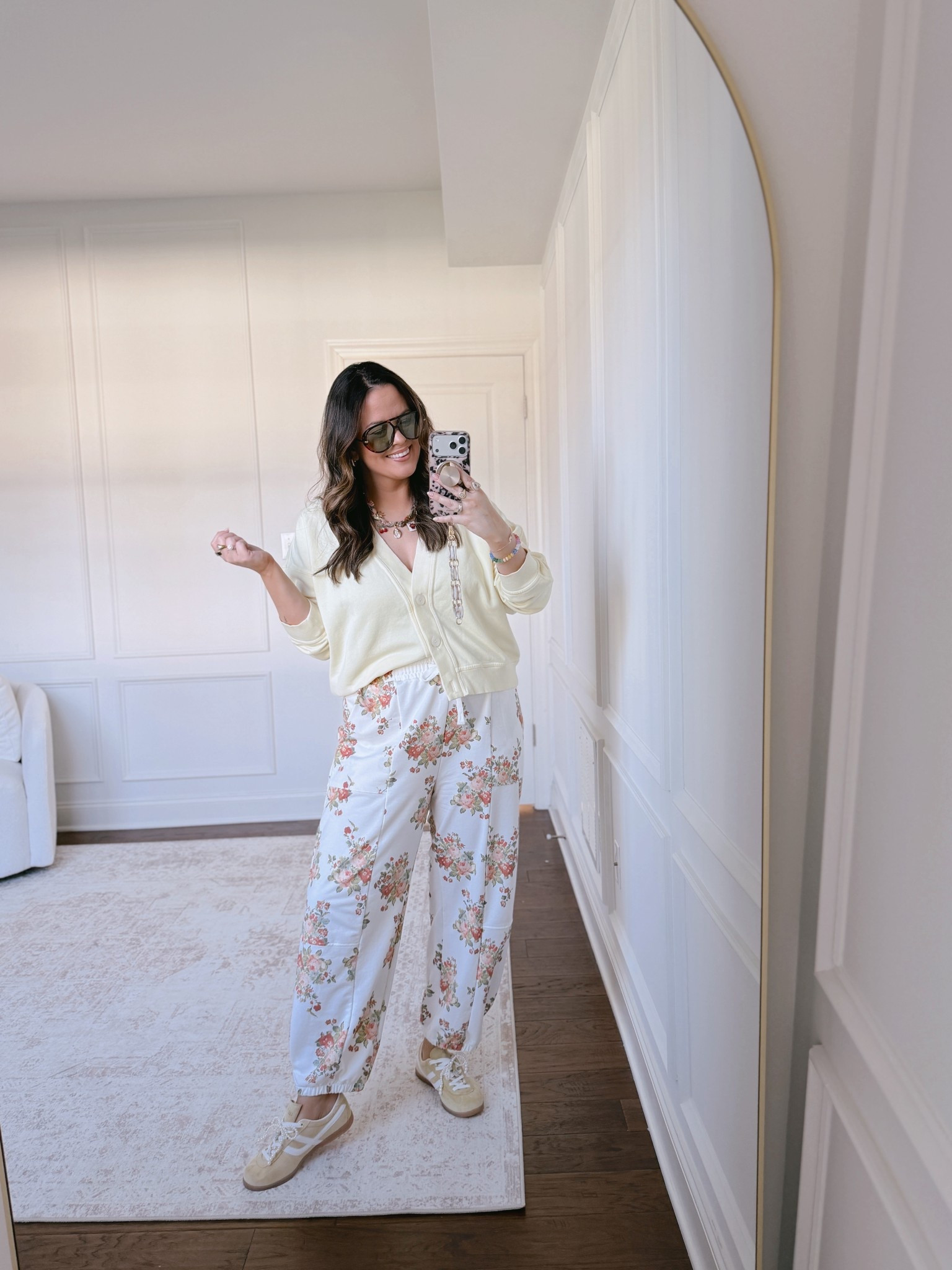 Wearing a large in the cardigan and an XL in the pants 

#LTKmomlife #LTKMidsize #LTKgrwm