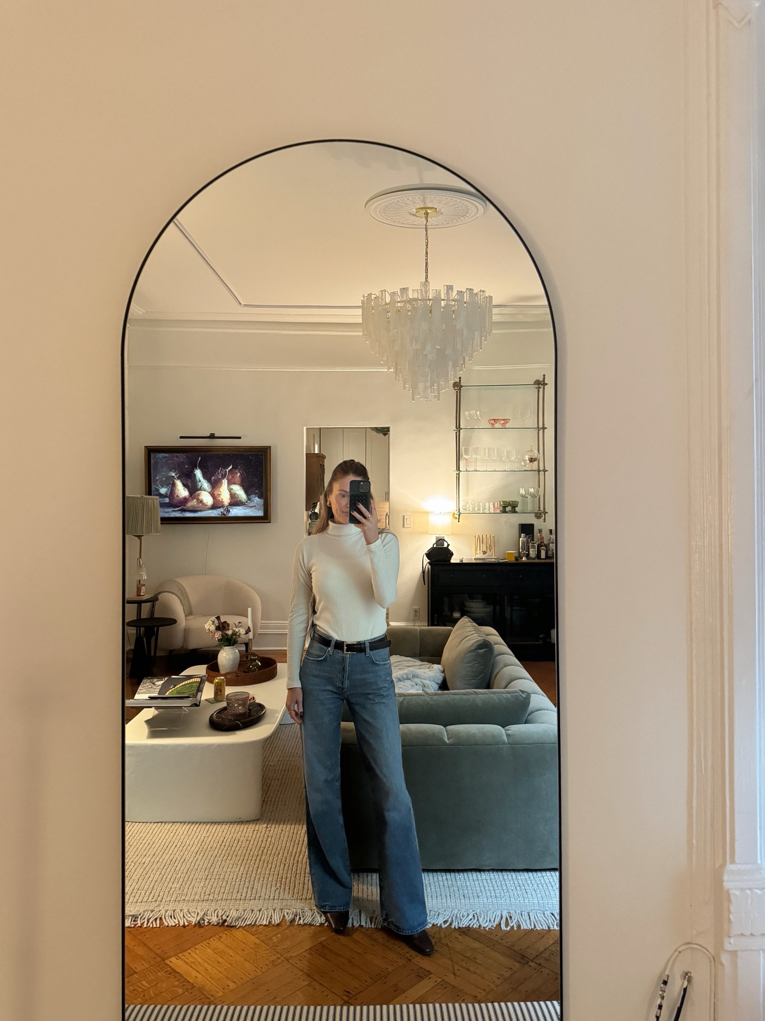 My favorite fall base outfit, i love these jeans so much they’re so comfy 